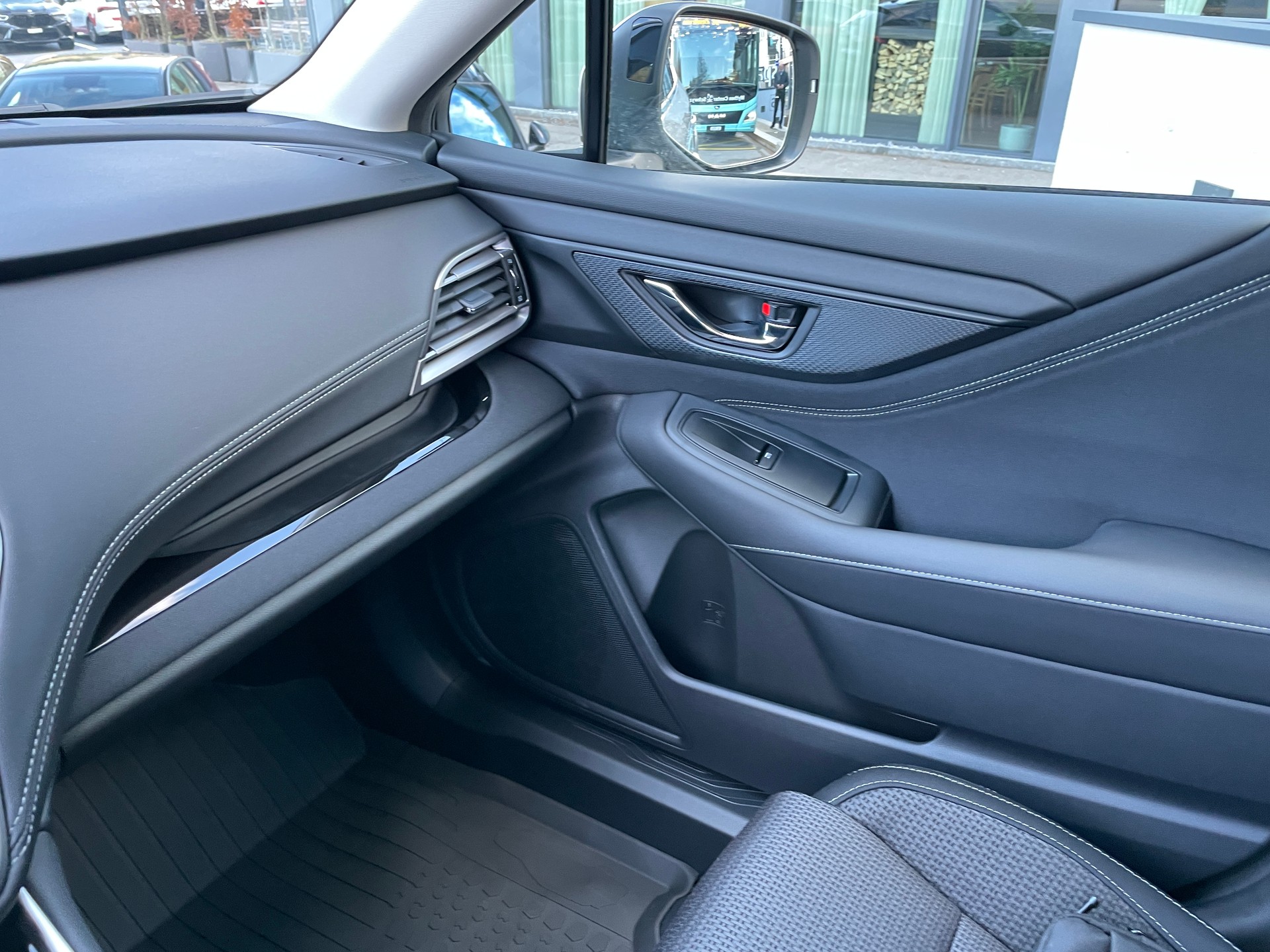SUBARU Outback 2.5i Advantage AWD Lineartronic-image-18