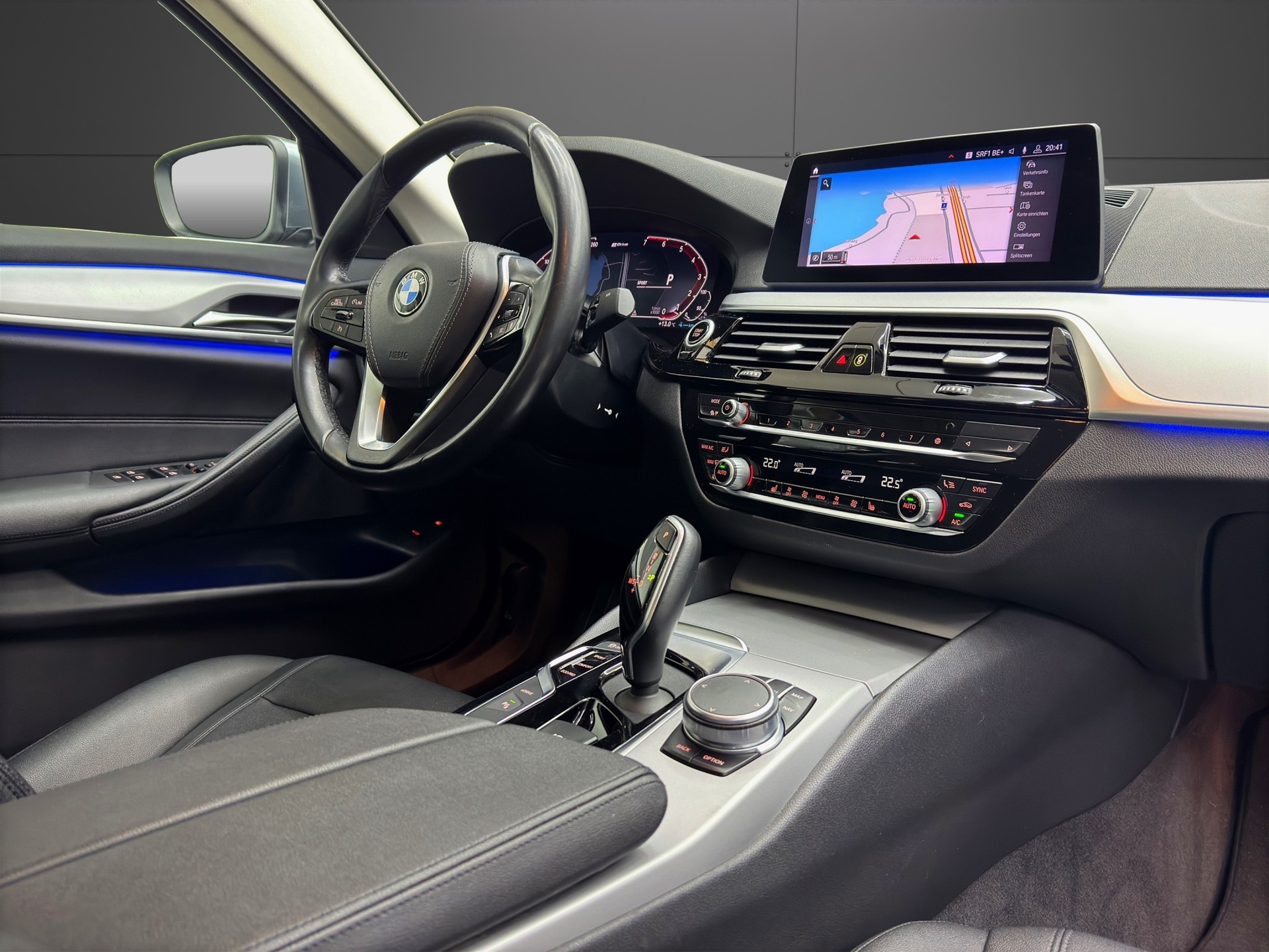BMW 530e xDrive Steptronic-image-12