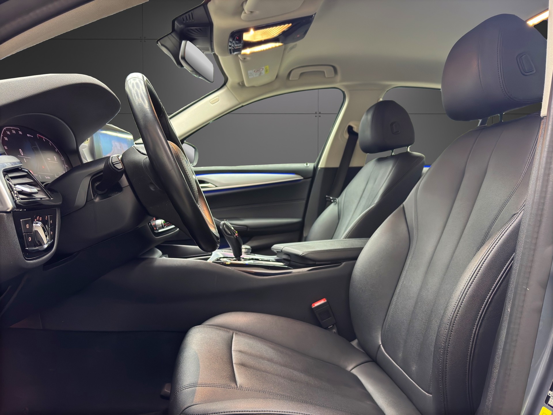 BMW 530e xDrive Steptronic-image-8