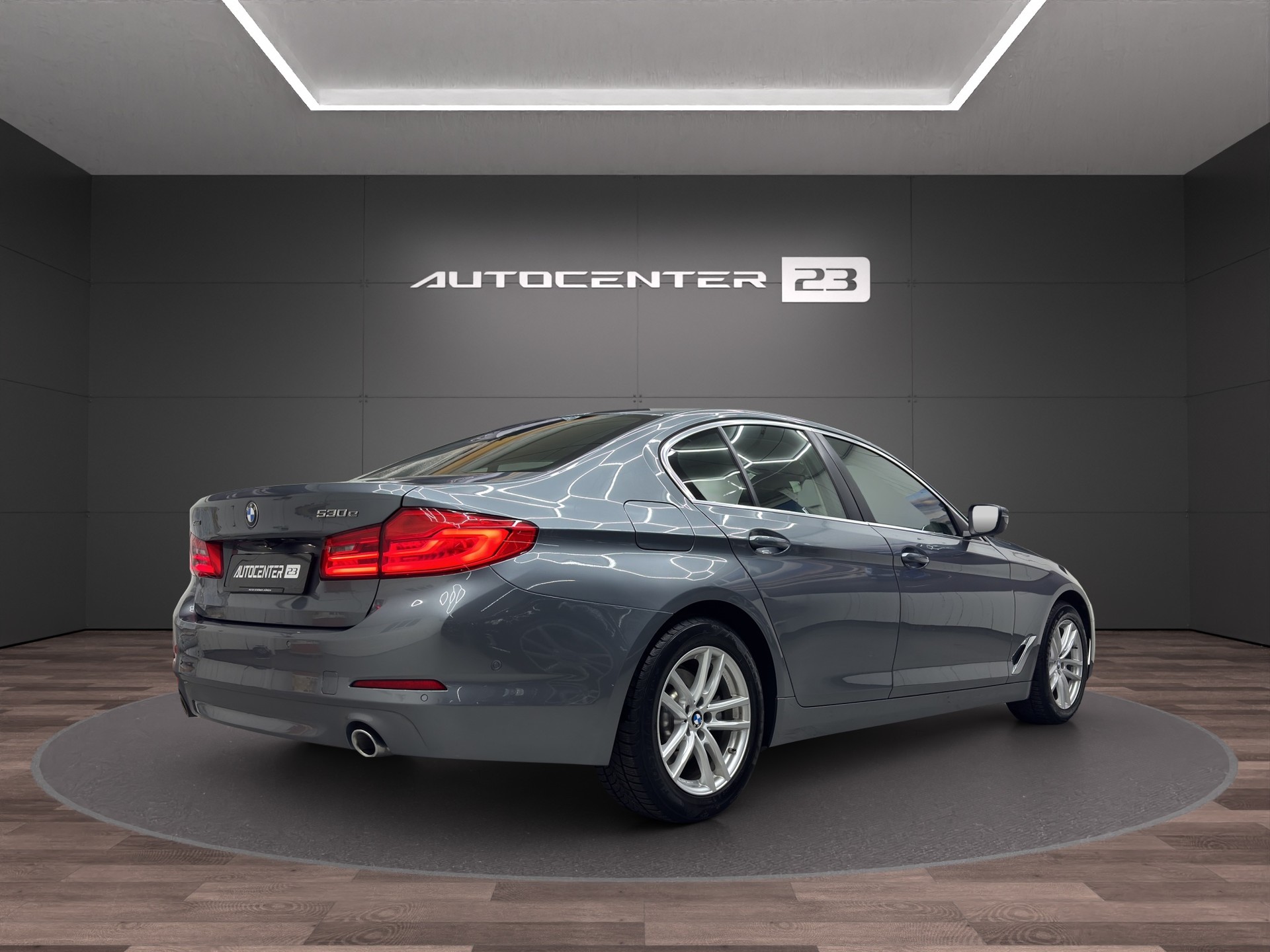 BMW 530e xDrive Steptronic-image-4