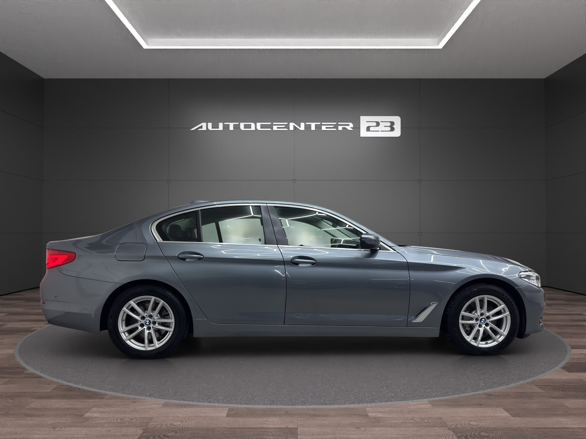 BMW 530e xDrive Steptronic-image-5