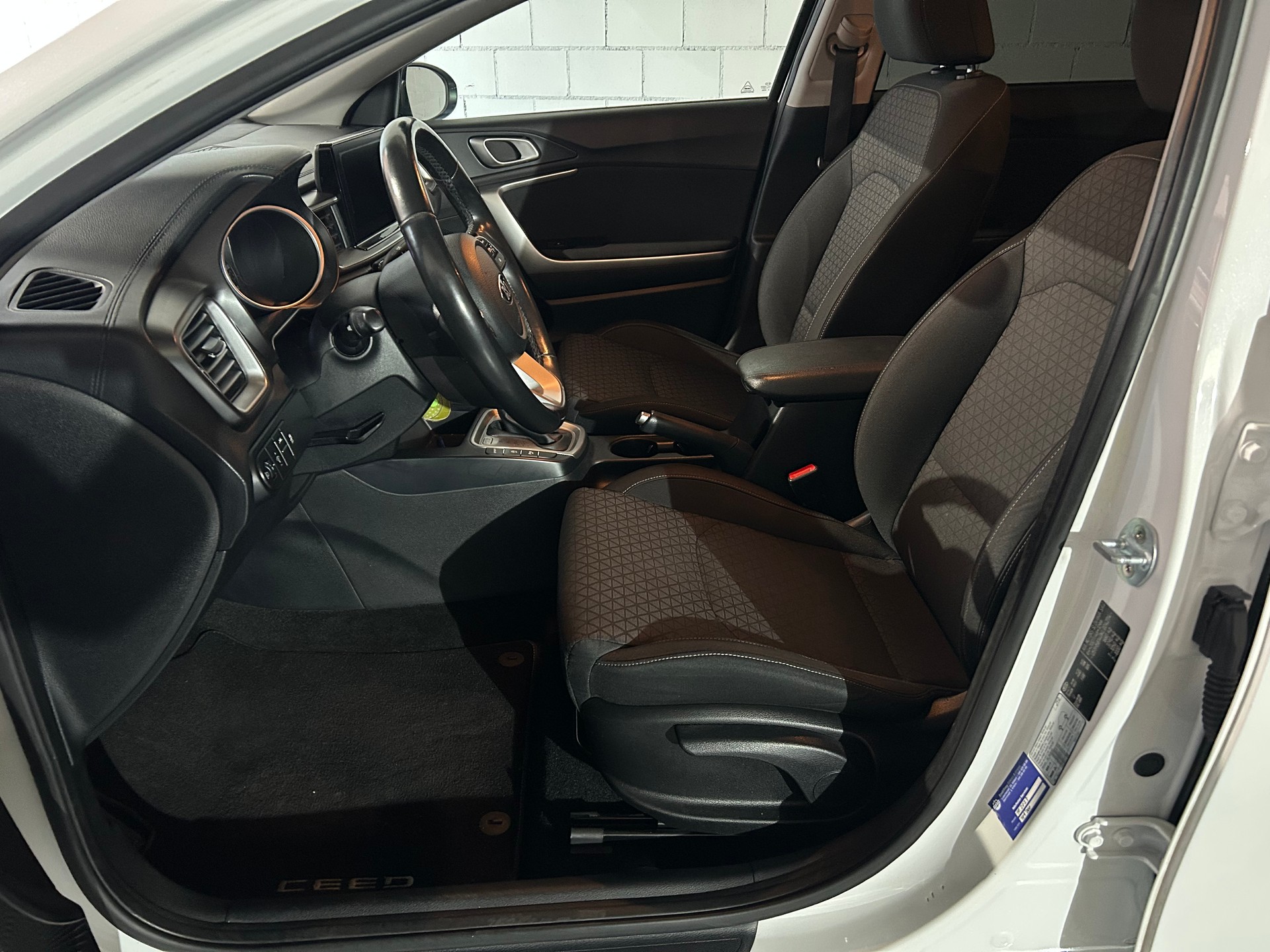KIA Ceed Sportswagon 1.4 T-GDi Power 25 DCT-image-10