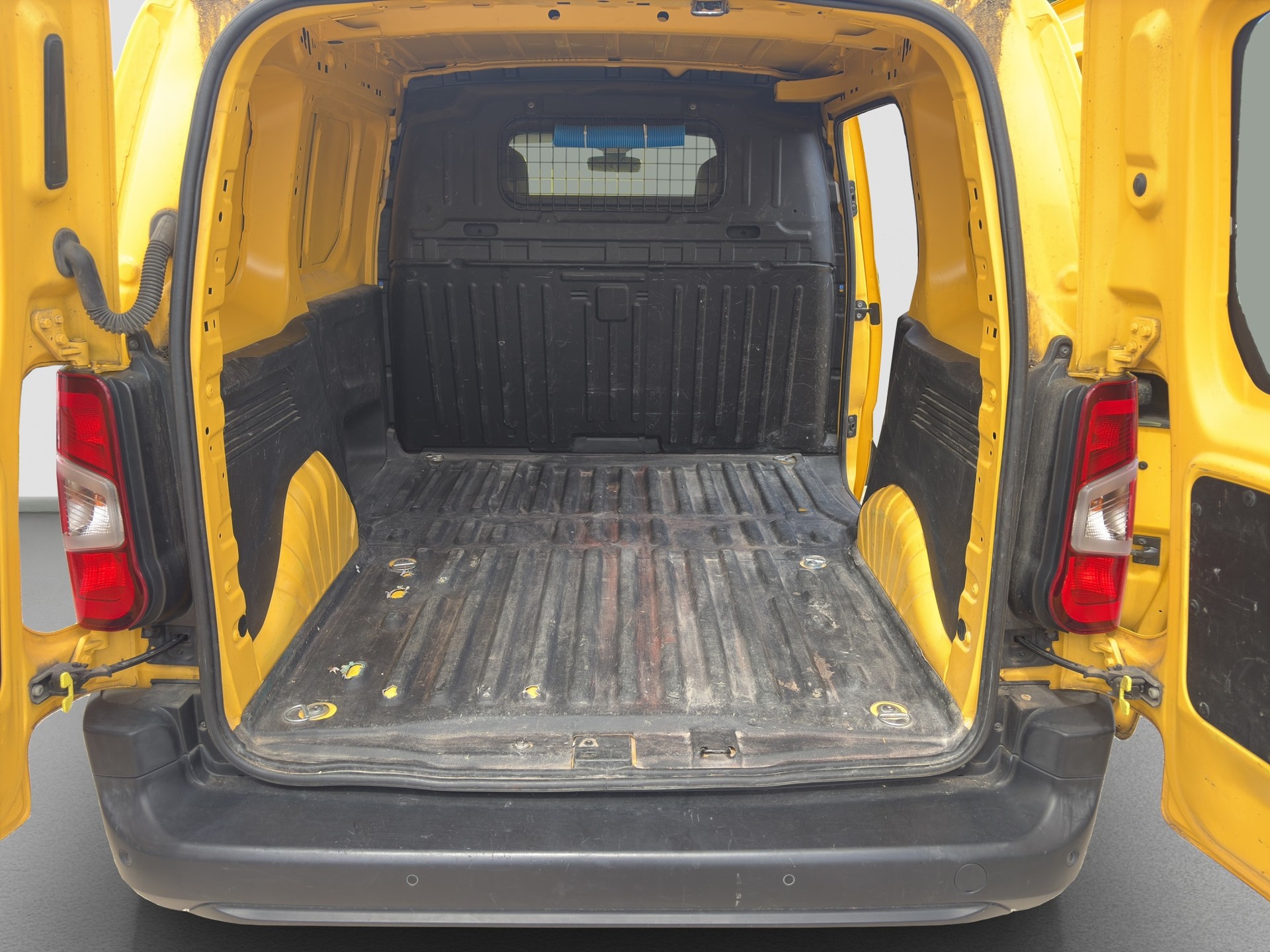 OPEL Combo 1.5 Cargo Dynamic s/s Erhöhte Nutzlast-image-15