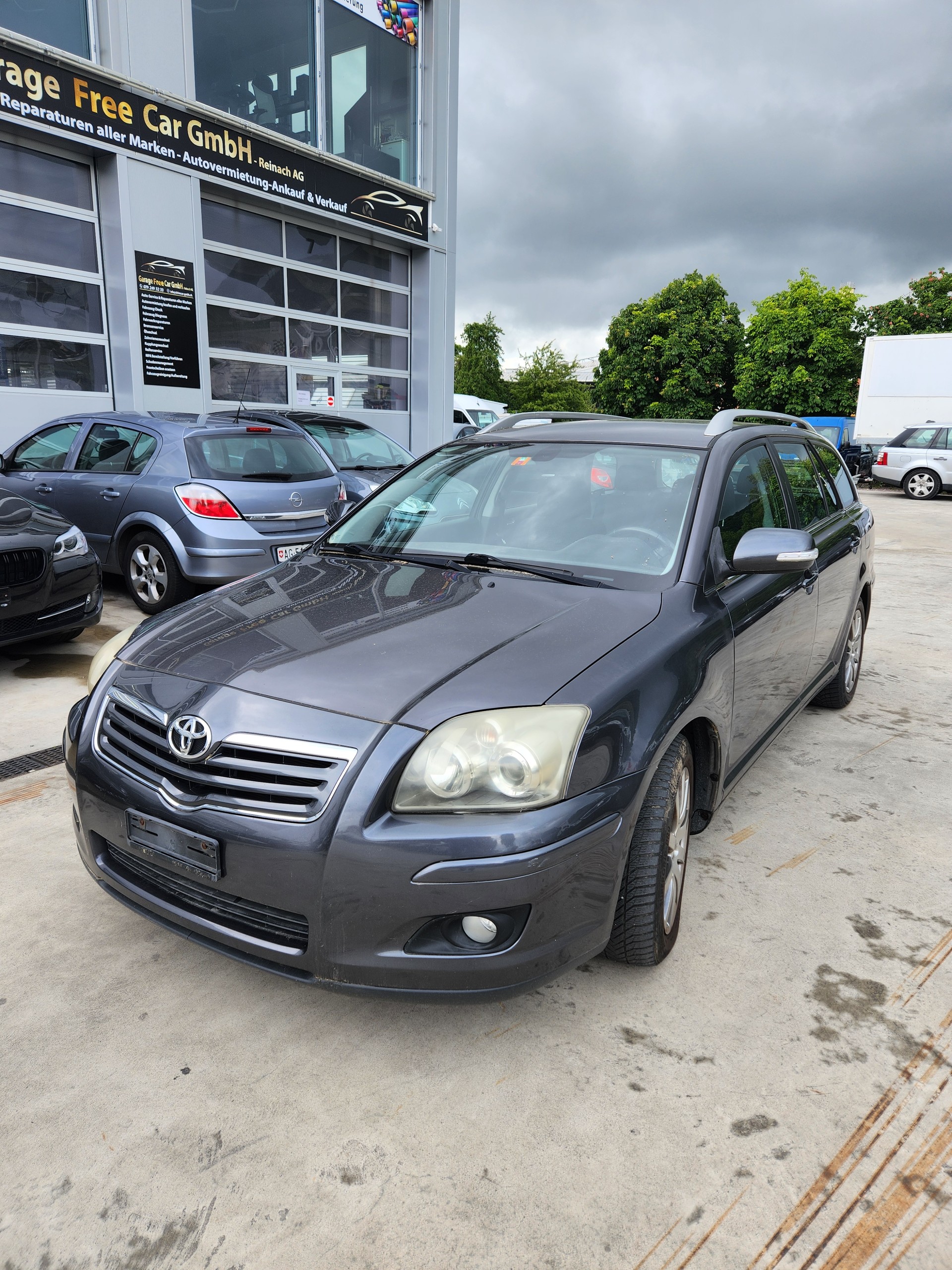 TOYOTA Avensis 2.0 DPF Linea Terra Sportswagon-image-2