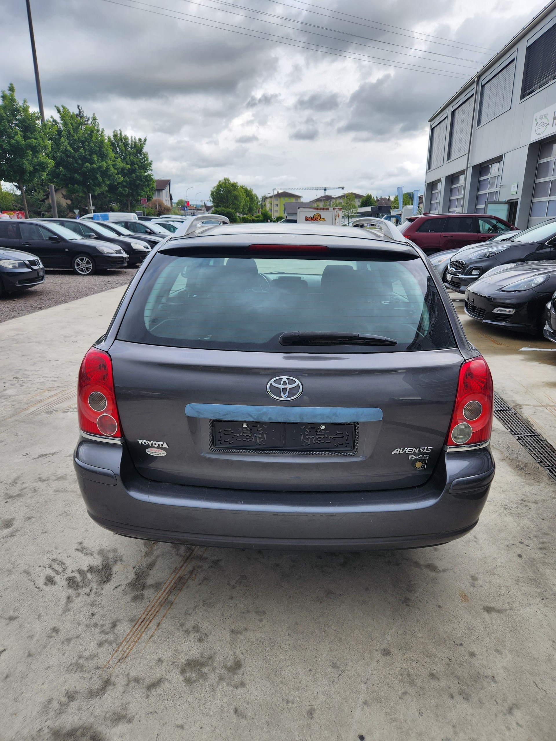 TOYOTA Avensis 2.0 DPF Linea Terra Sportswagon-image-4
