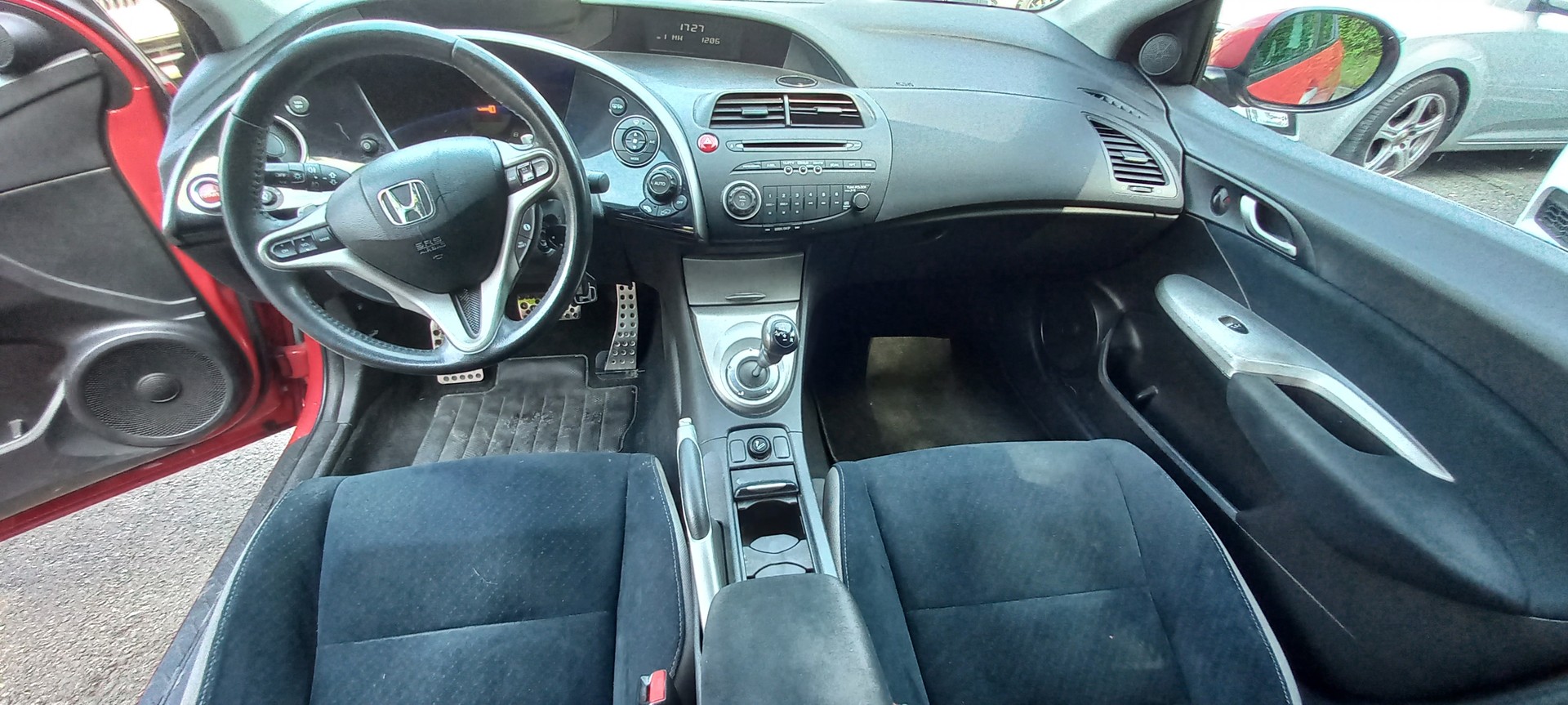HONDA Civic 1.8i Comfort-image-8