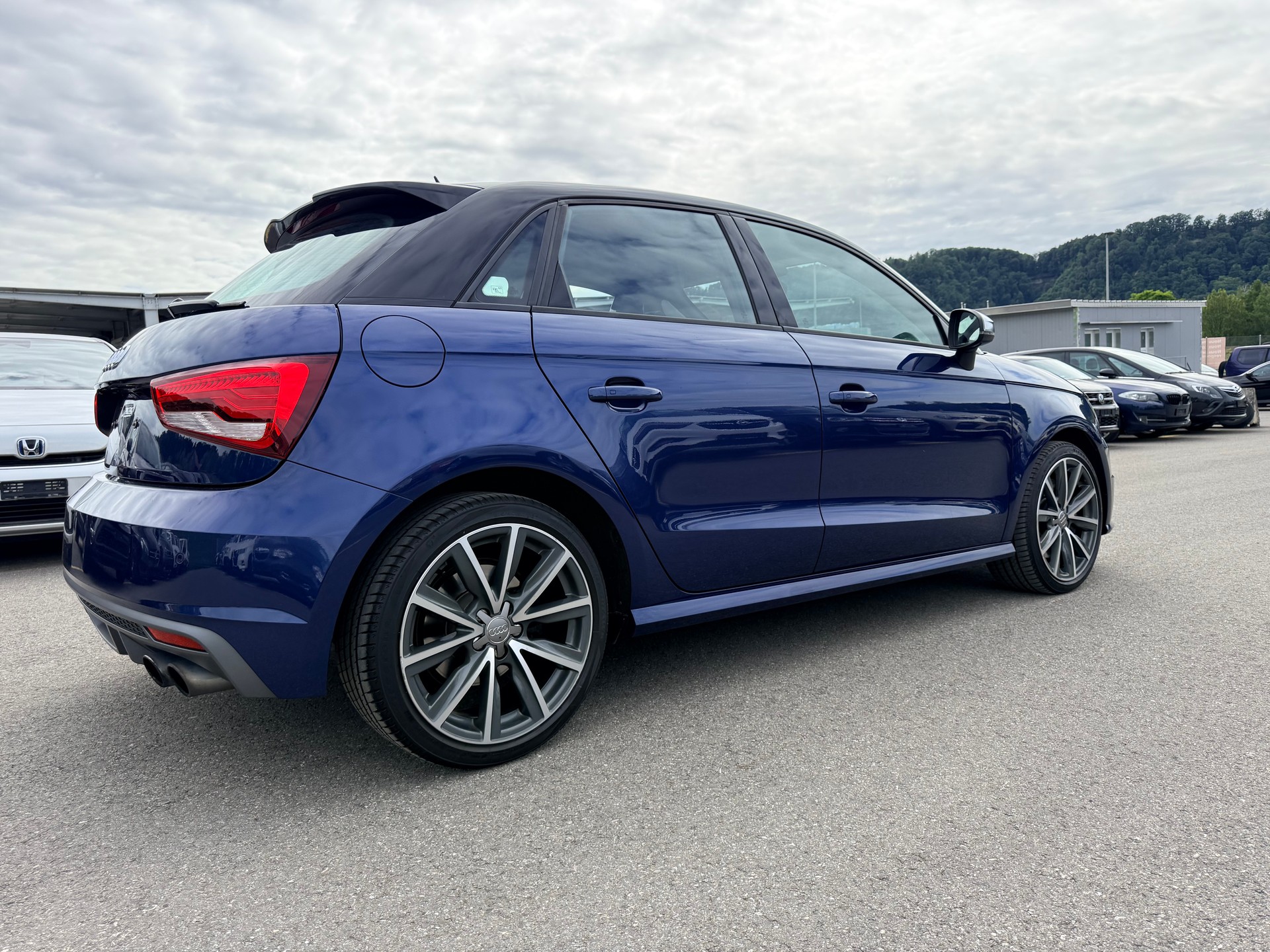 AUDI S1 Sportback 2.0 TFSI Sport quattro-image-9