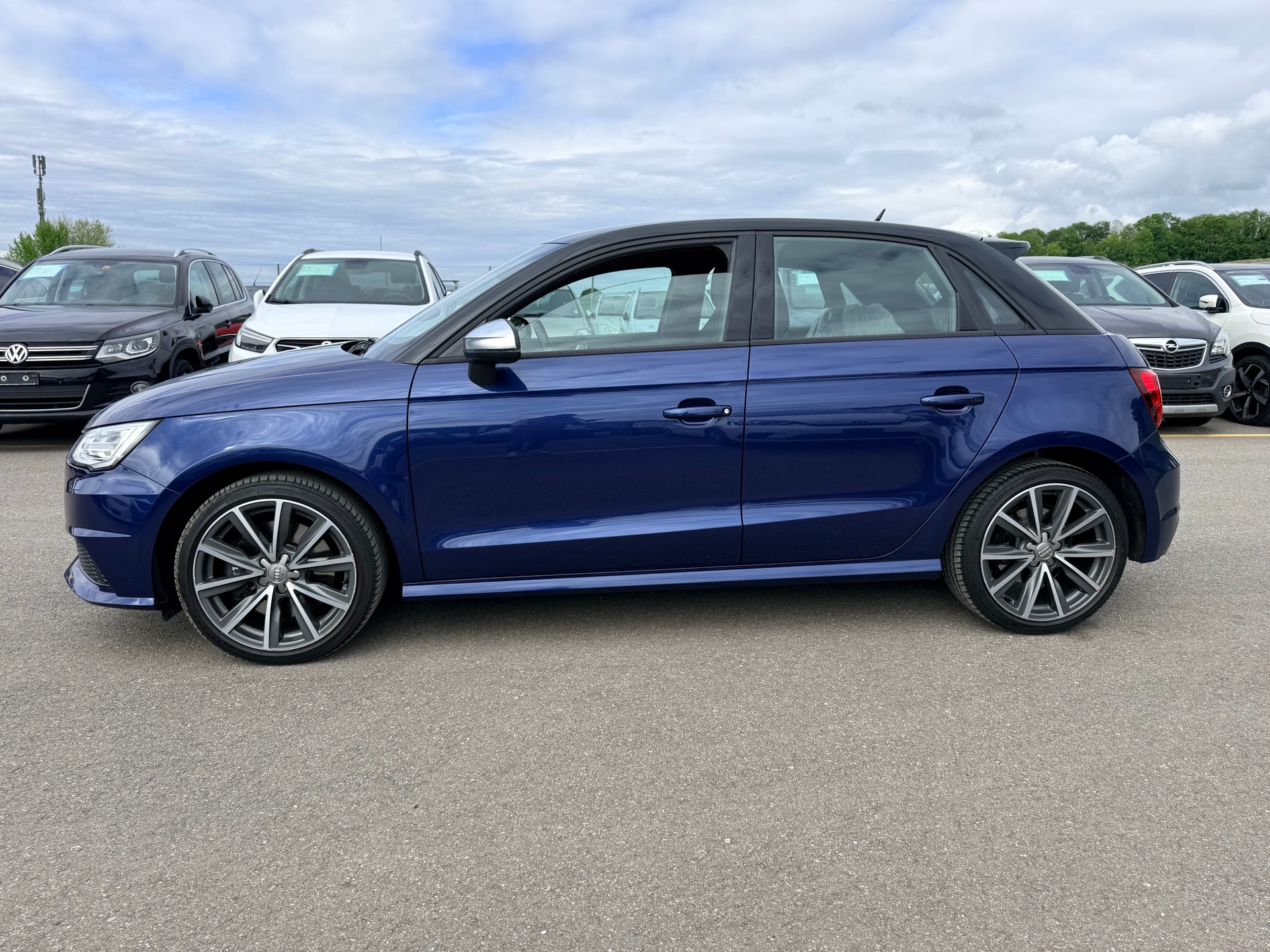 AUDI S1 Sportback 2.0 TFSI Sport quattro-showroom-element-2