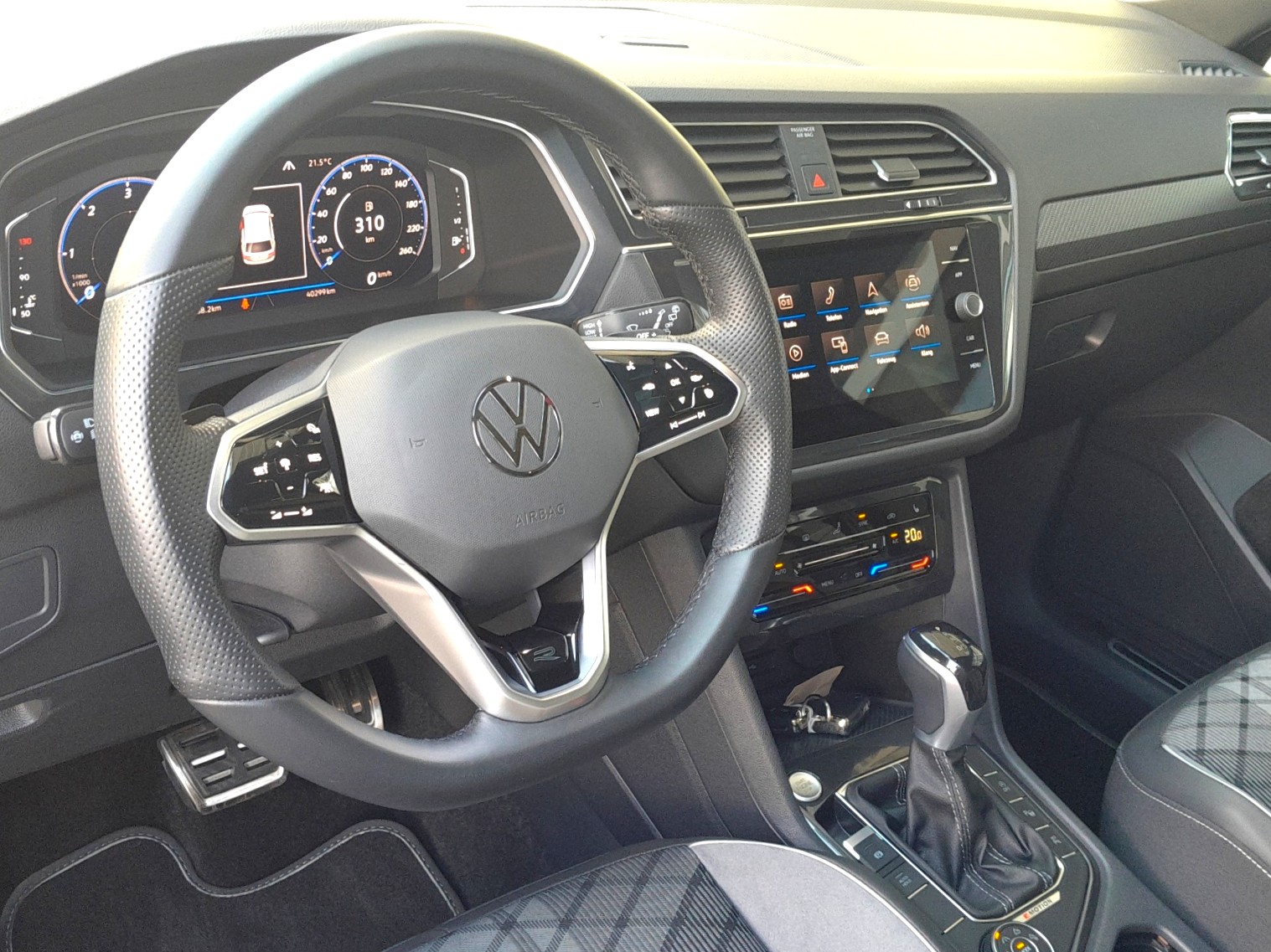 VW Tiguan Allspace 2.0 TDI SCR R-Line 4Motion DSG-image-7