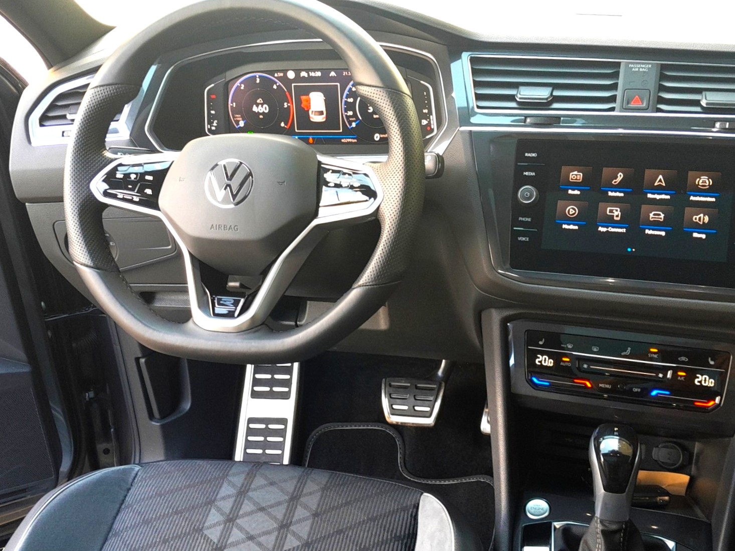 VW Tiguan Allspace 2.0 TDI SCR R-Line 4Motion DSG-image-8
