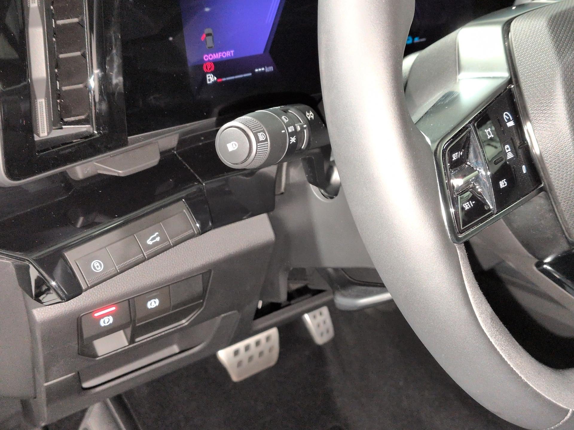 RENAULT Rafale 1.2 E-Tech Hybrid 200 Esprit Alpine-image-18