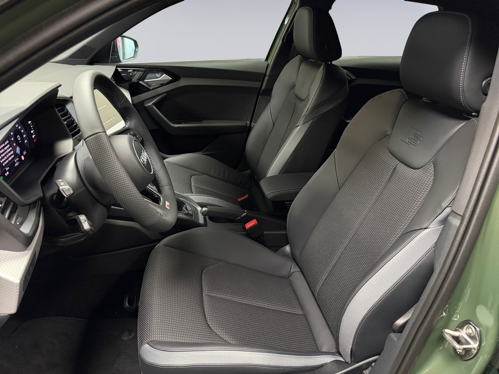 AUDI A1 Sportback 30 TFSI S Line Attraction S-tronic-image-6