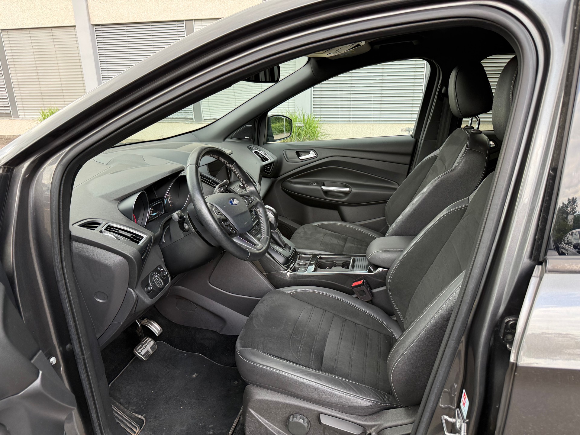 FORD Kuga 2.0 TDCi ST Line 4WD PowerShift-image-7