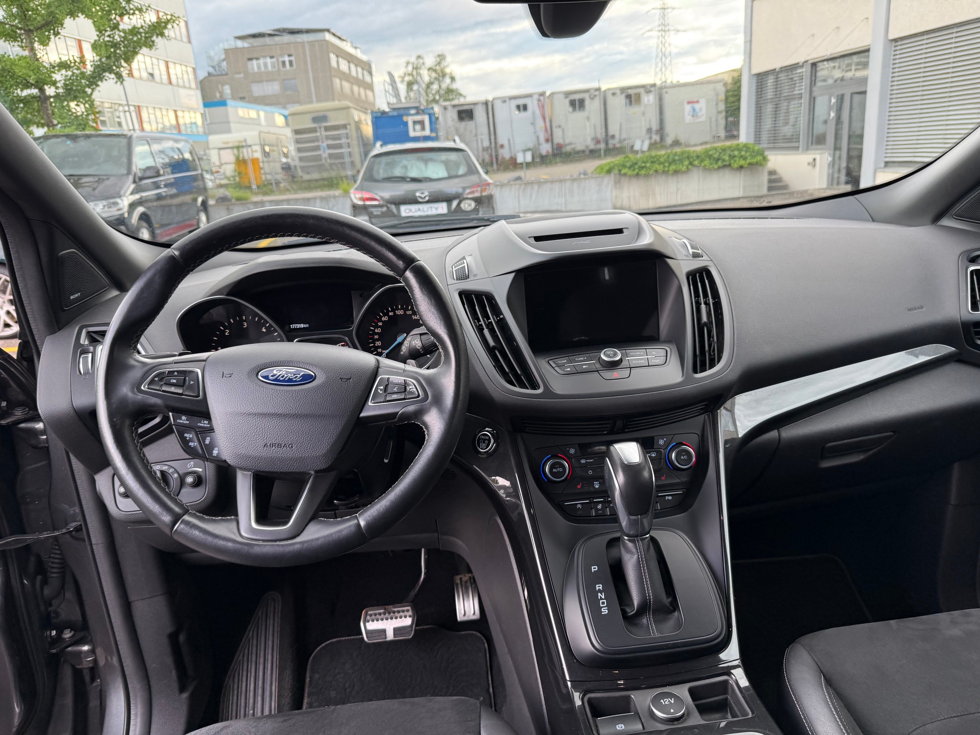 FORD Kuga 2.0 TDCi ST Line 4WD PowerShift-image-6