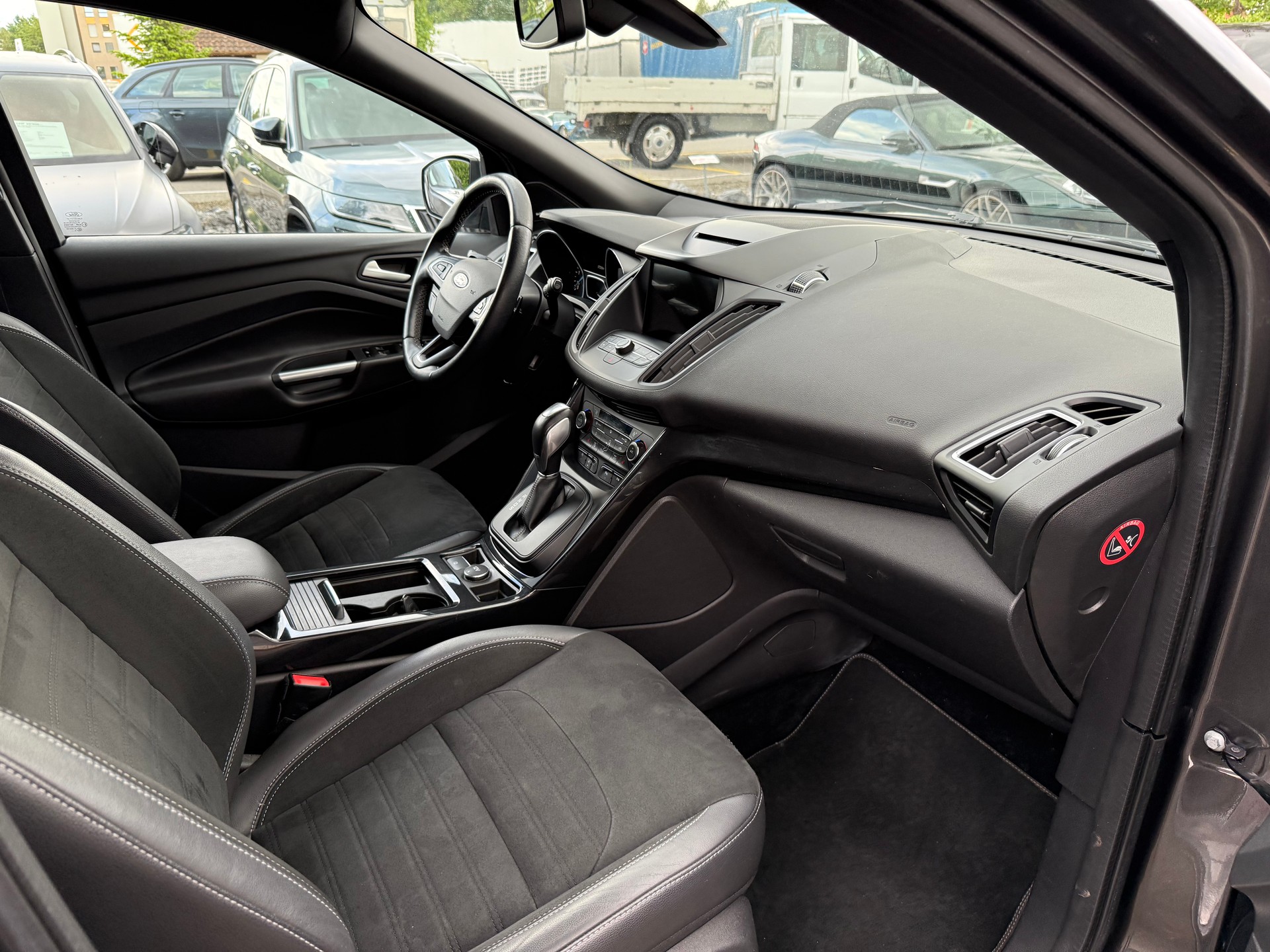 FORD Kuga 2.0 TDCi ST Line 4WD PowerShift-image-8