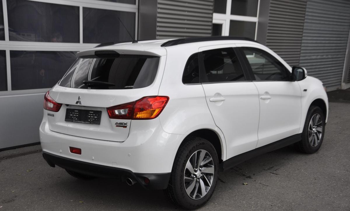 MITSUBISHI ASX 2.2 DID Diamond 4WD Automatic-image-2