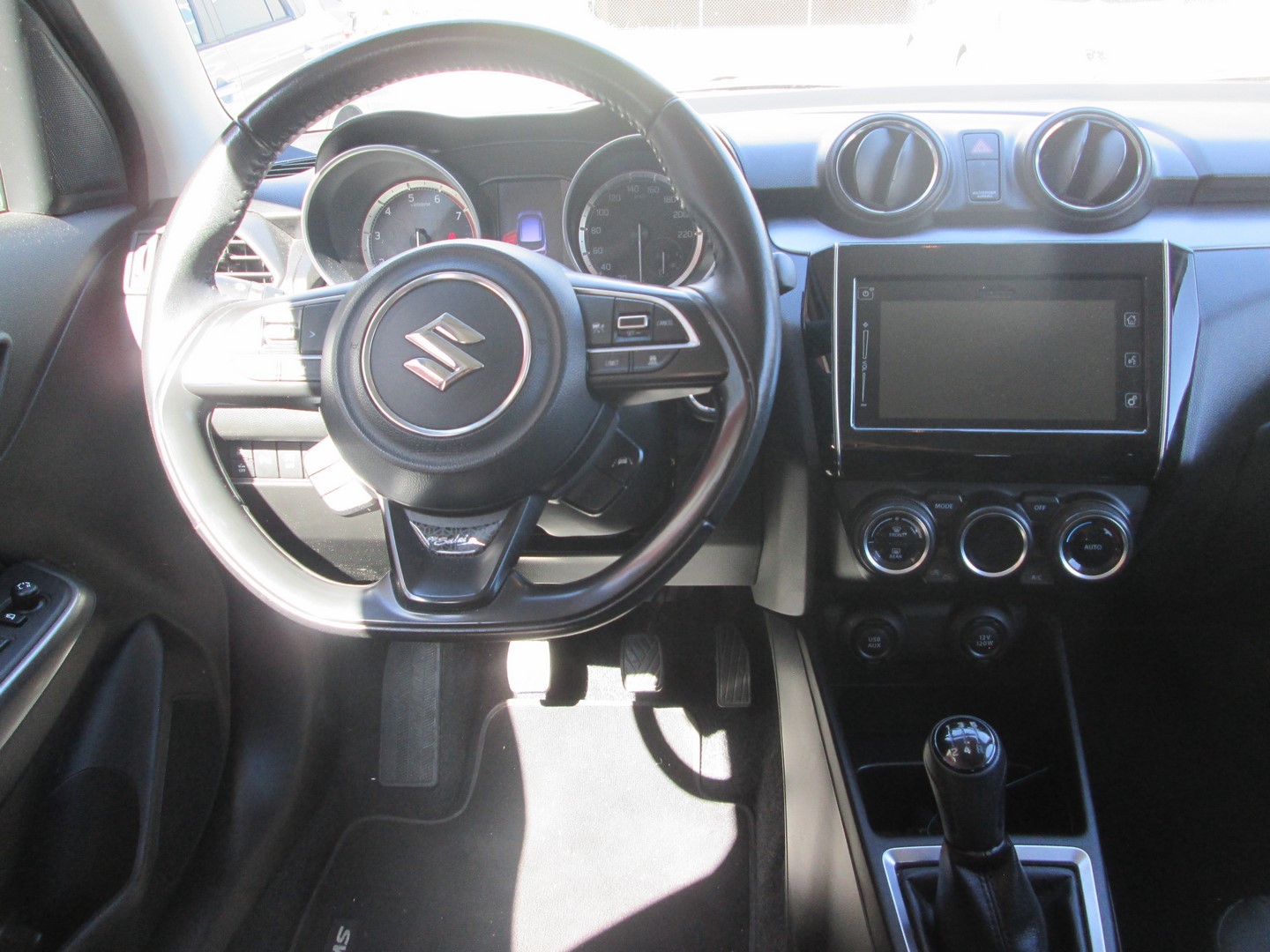 SUZUKI Swift 1.2i Piz Sulai Top Hybrid Allgrip 4x4-image-6