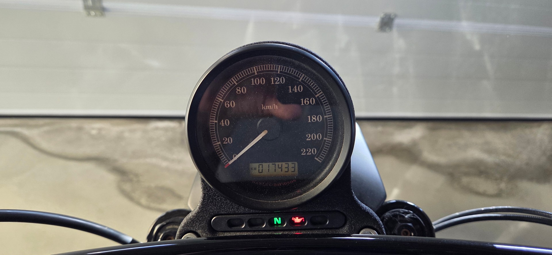 HARLEY-DAVIDSON XL 883 N Sportster Iron-image-5