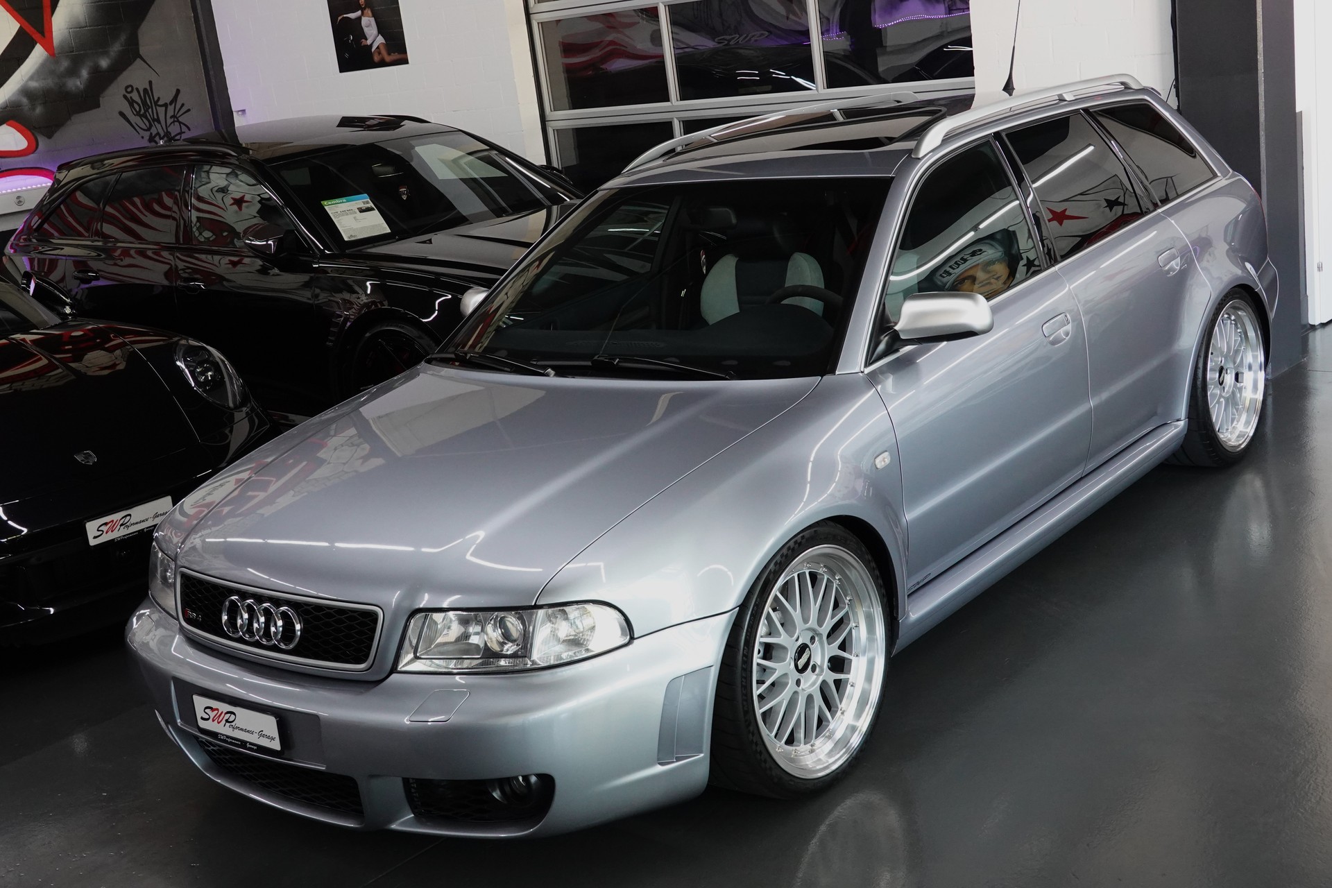 AUDI RS4 AVANT QUATTRO CH-FZ ERST BESITZ ERST 99tKM TRAUM ZUSTAND-showroom-element-3
