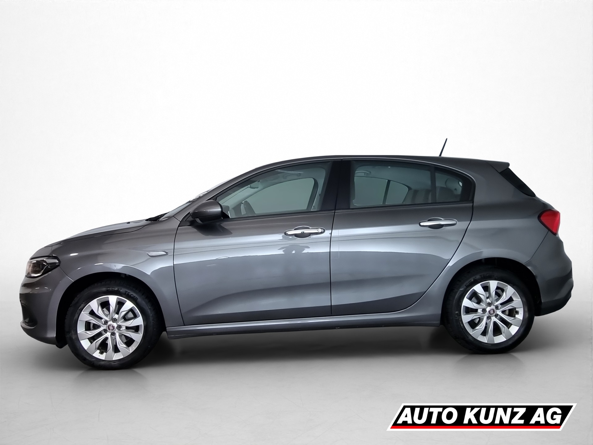 FIAT Tipo 1.6 JTD Lounge DCT-showroom-element-2