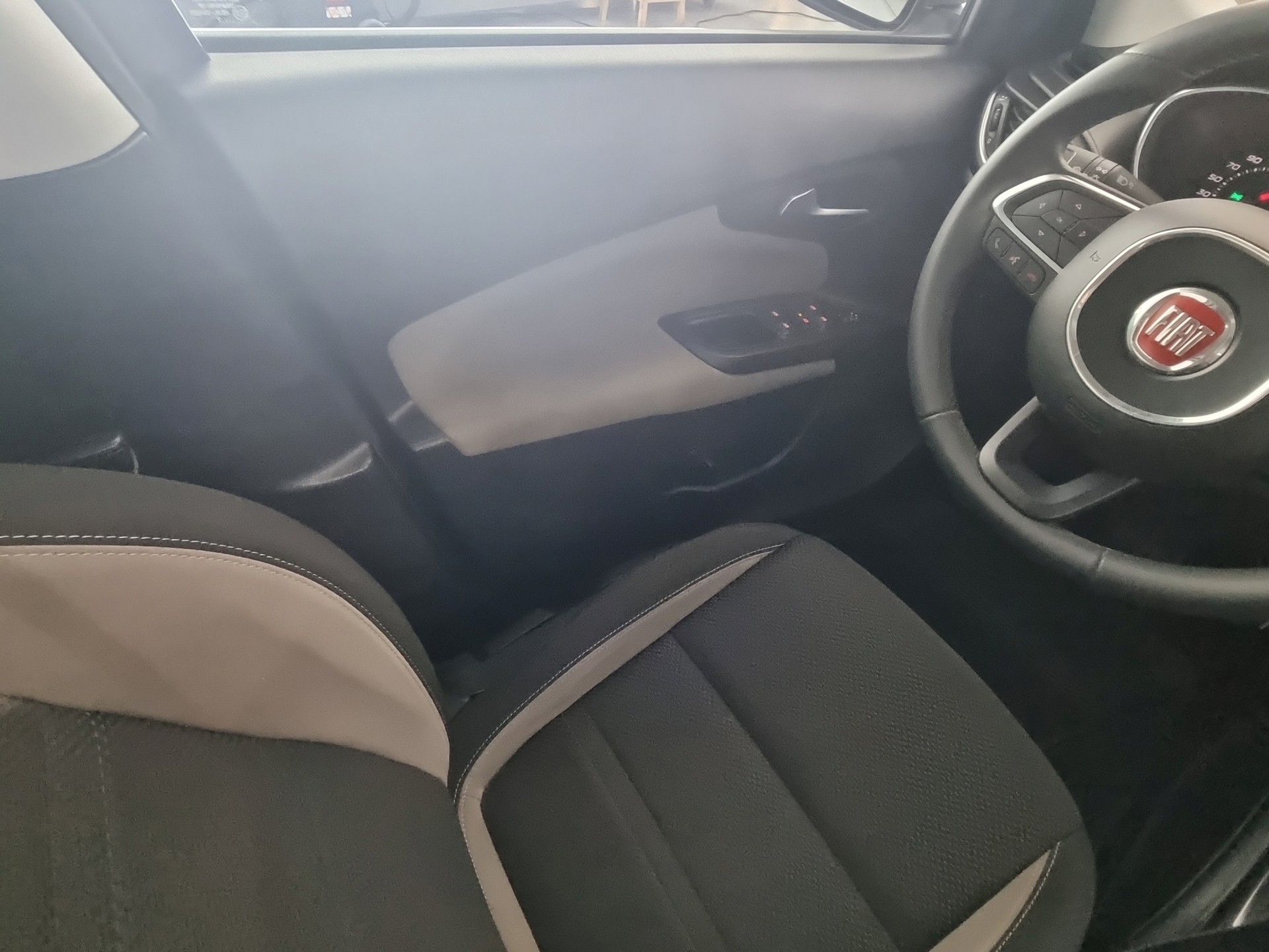 FIAT Tipo 1.6 JTD Lounge DCT-image-11