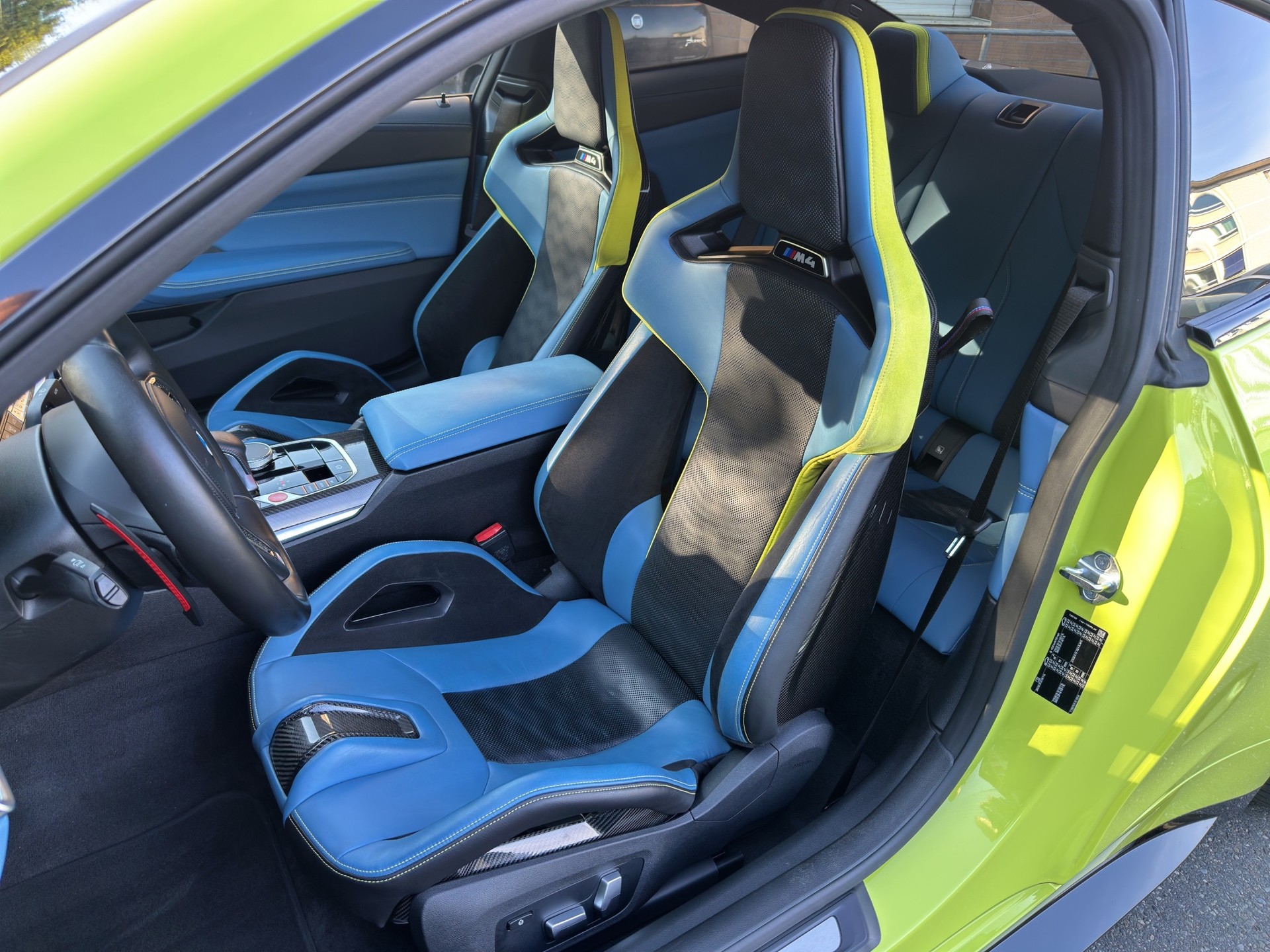 BMW M4 Coupé Competition (CH) INDIVIDUAL M Race Track Paket Carbon-image-15