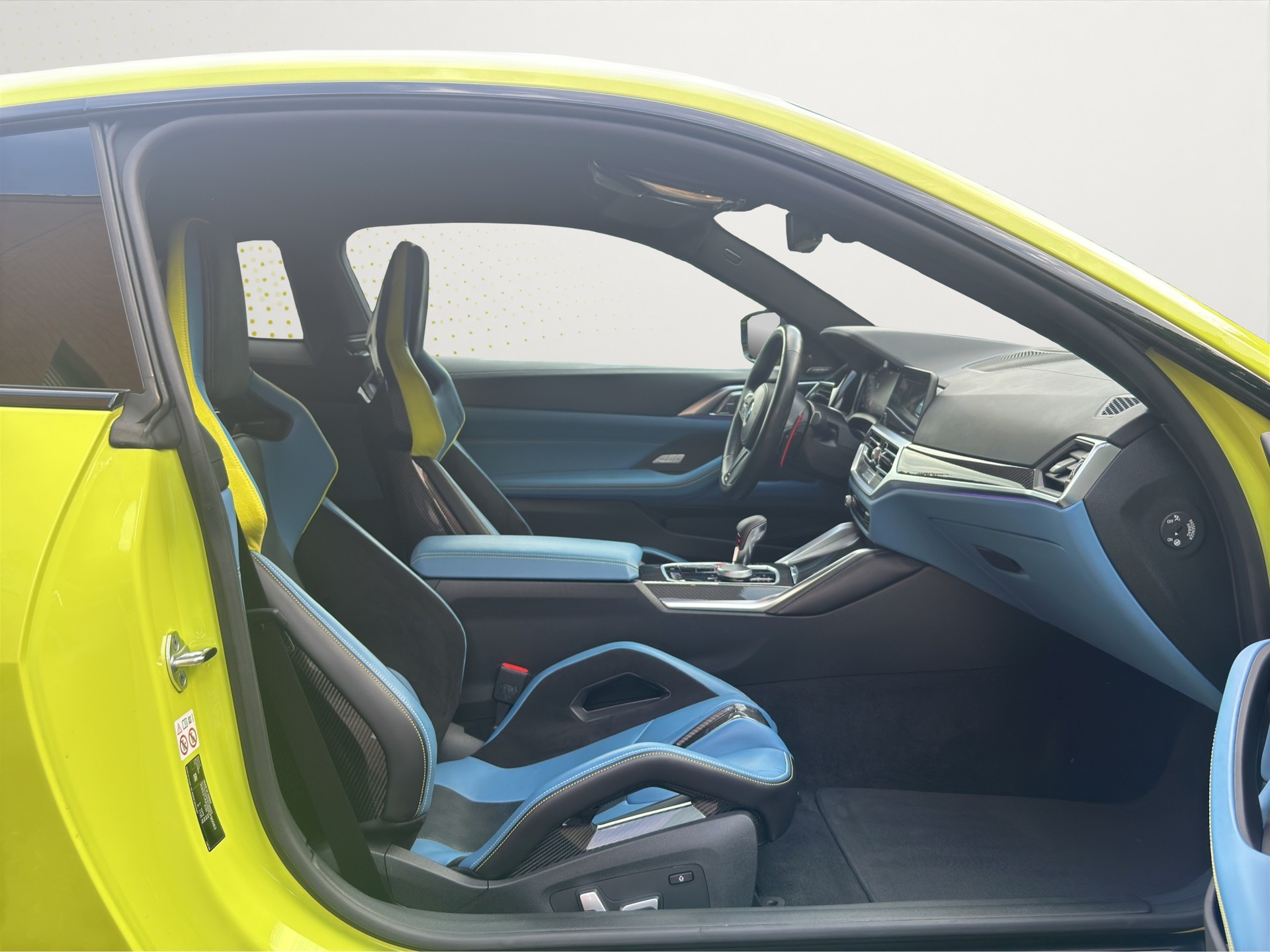 BMW M4 Coupé Competition (CH) INDIVIDUAL M Race Track Paket Carbon-image-14