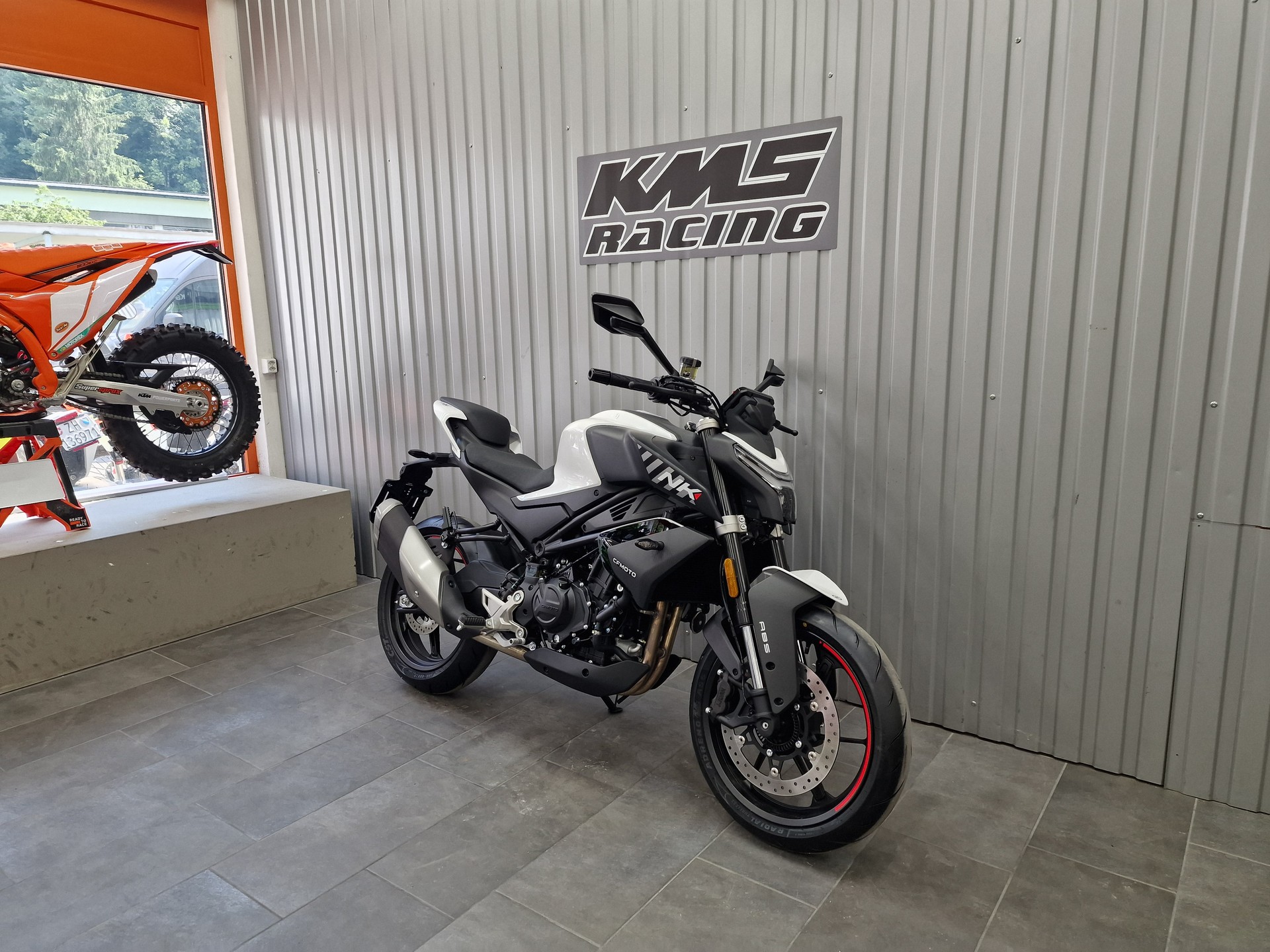 CF MOTO 450NK-image-4