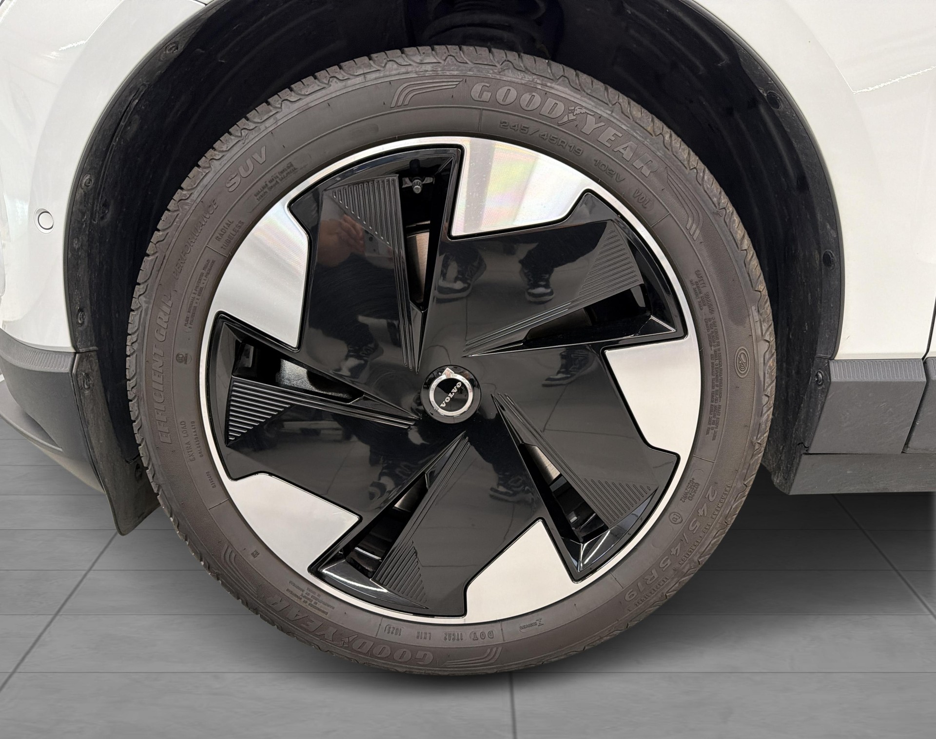 VOLVO EX 30 E60 Twin Ultra Performanc-image-6