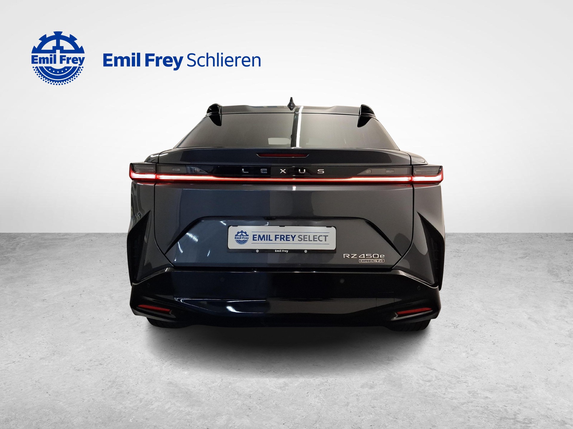 LEXUS RZ 450e Excellence-showroom-element-3