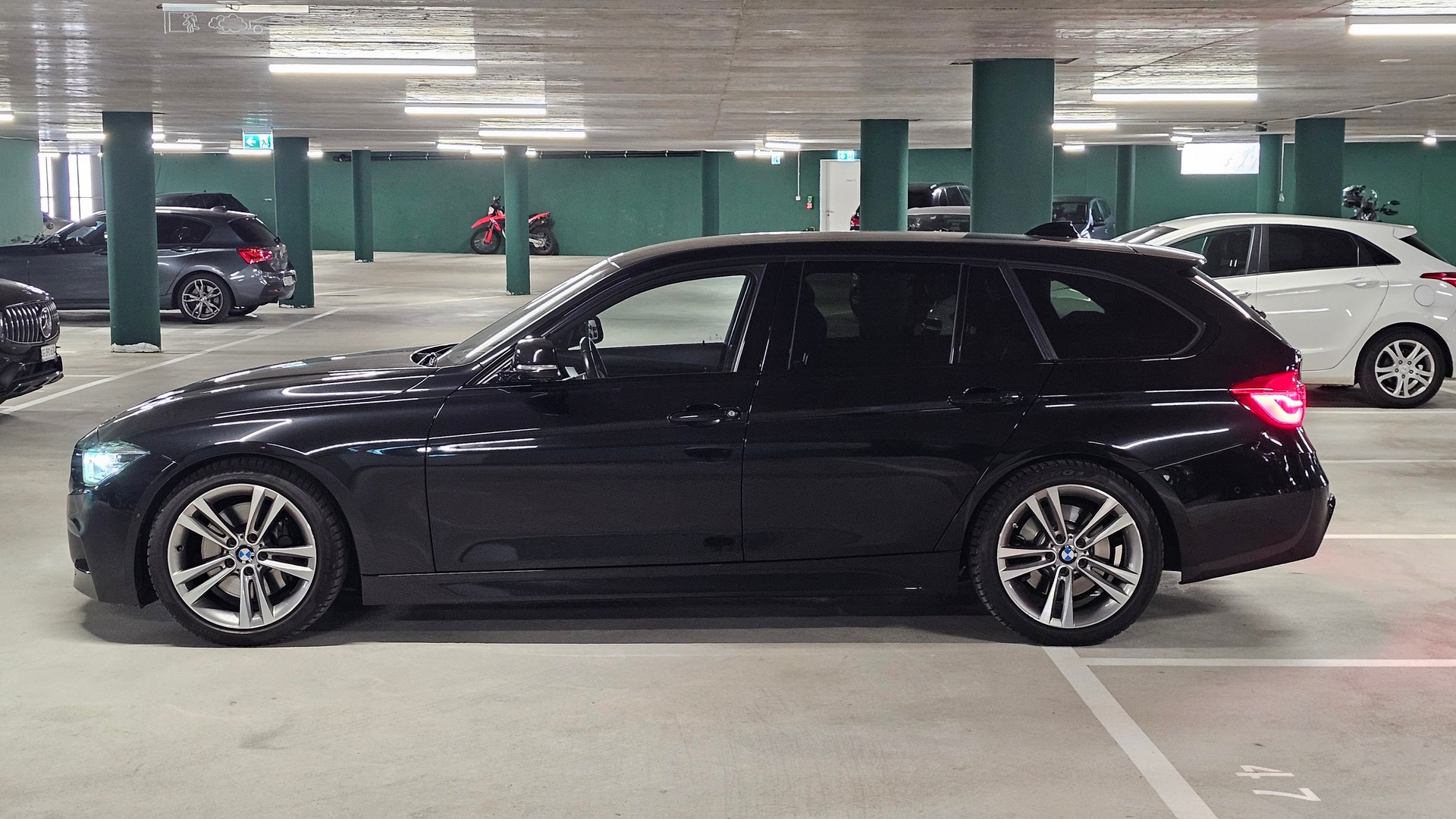 BMW 340i xDrive-image-1