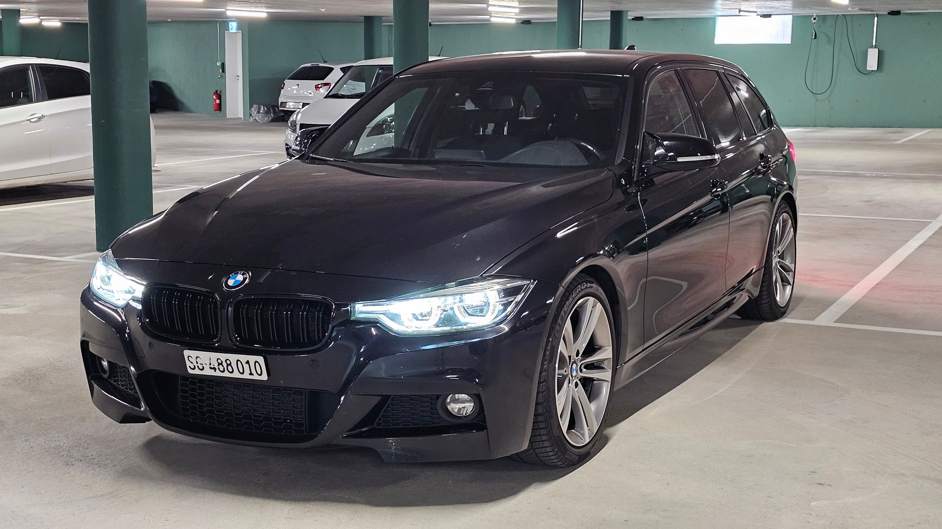 BMW 340i xDrive-image-2