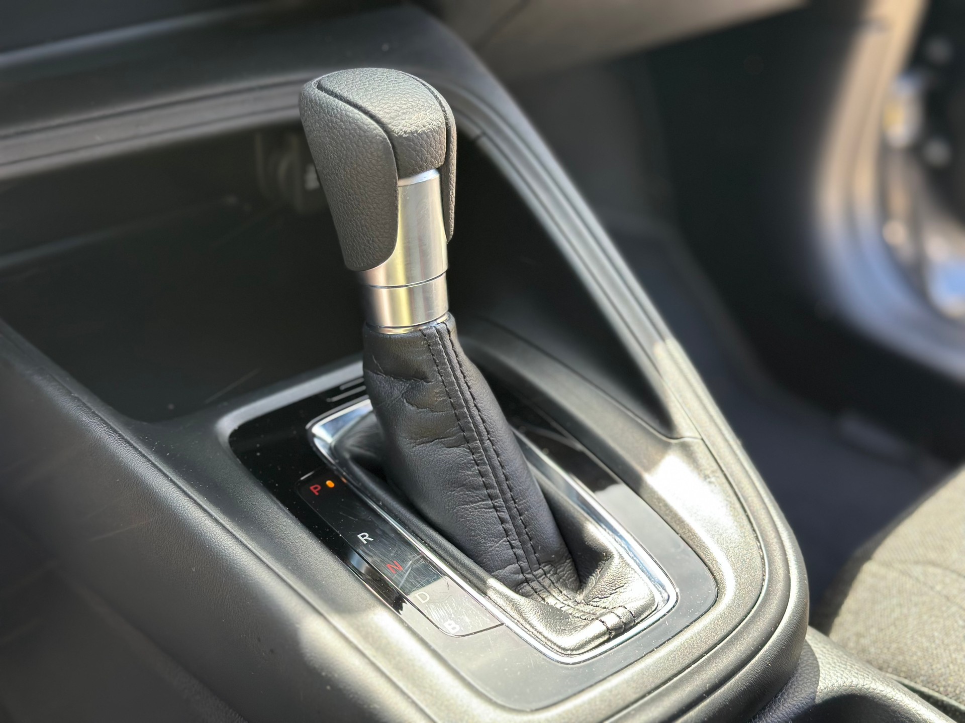 HONDA HR-V 1.5i-MMD Elegance CVT-image-13