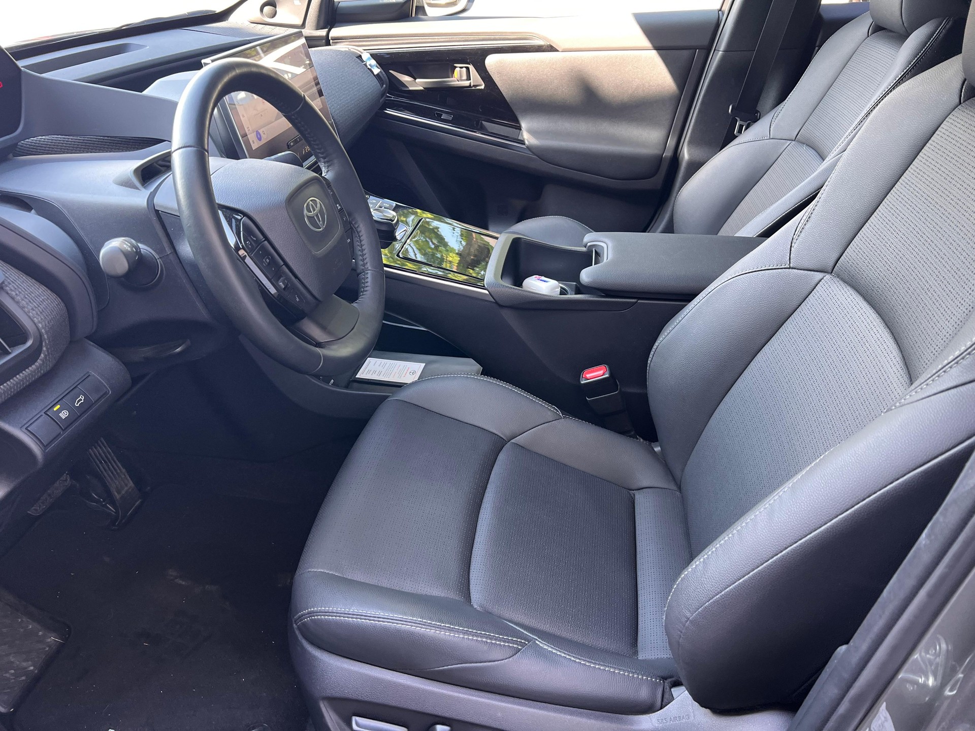 TOYOTA bZ4X Premium AWD-image-8