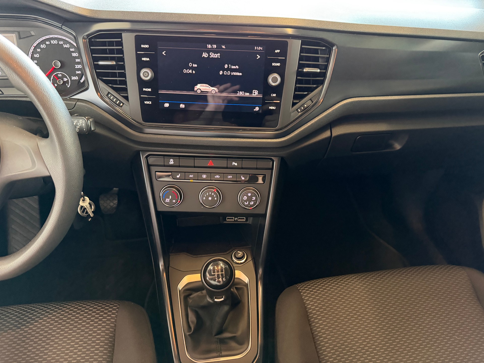 VW T-Roc 1.0 TSI-image-21