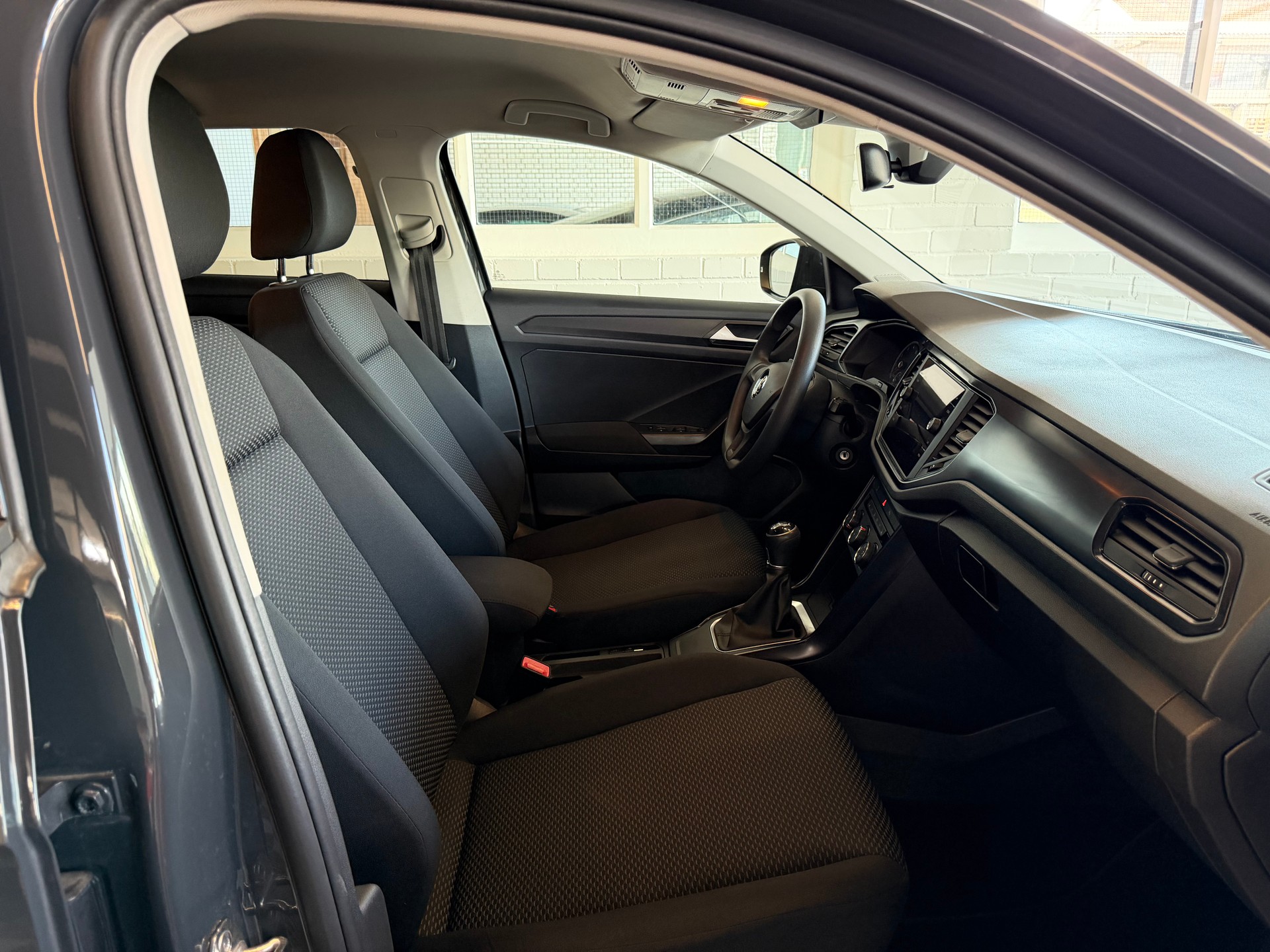VW T-Roc 1.0 TSI-image-7