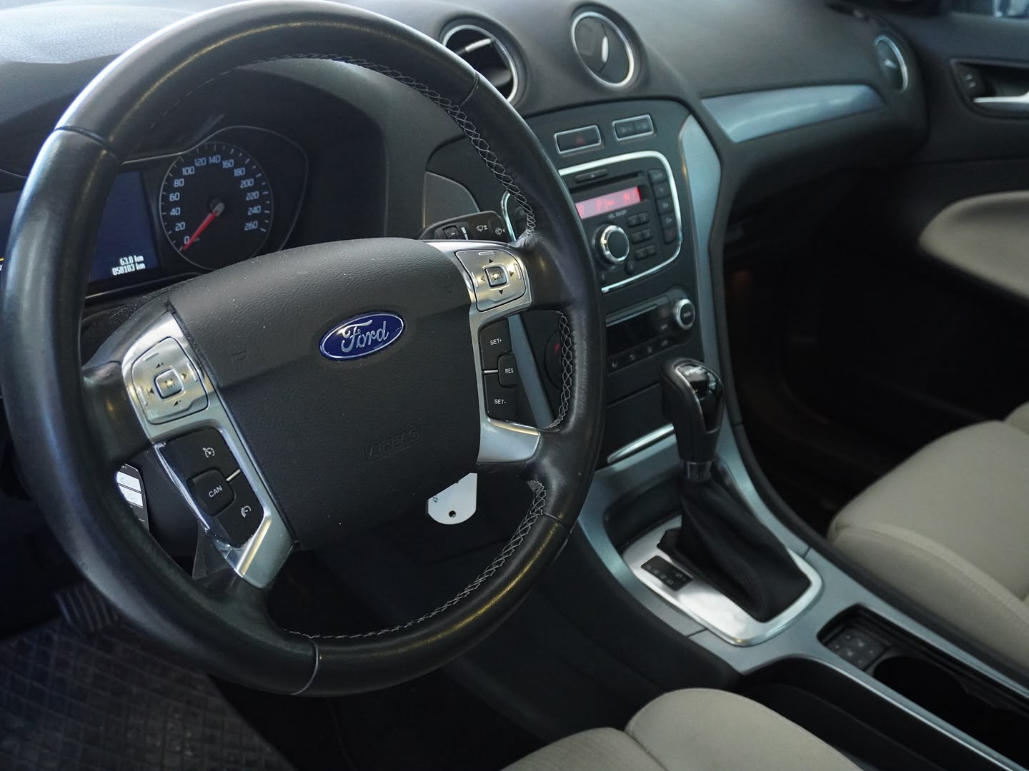 FORD Mondeo 2.0 EcoBoost SCTi Titanium PowerShift-showroom-element-2