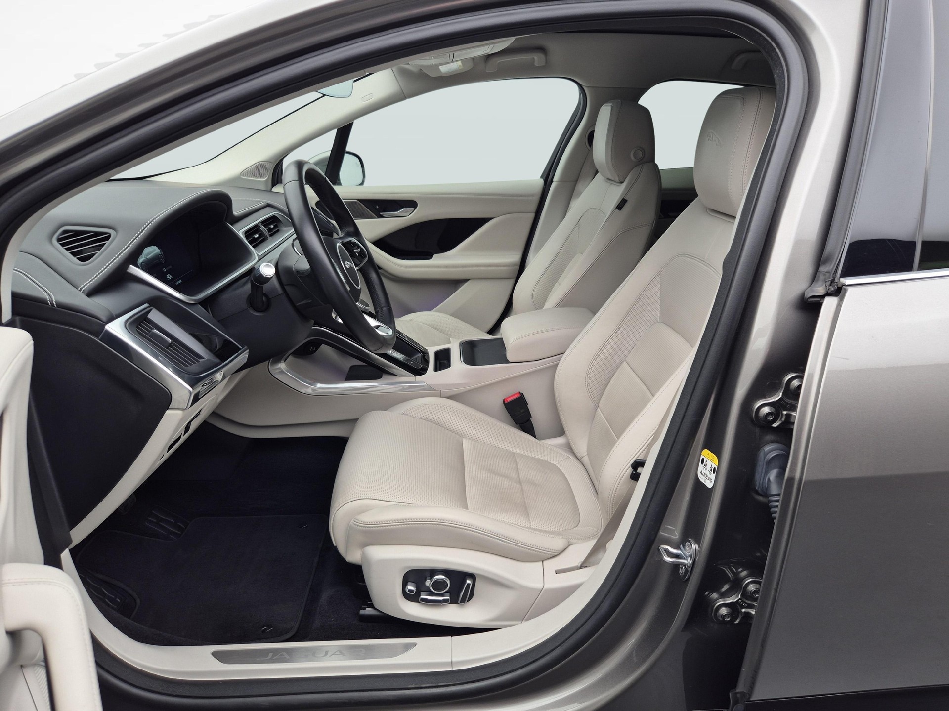 JAGUAR I-Pace EV400 HSE AWD-showroom-element-3