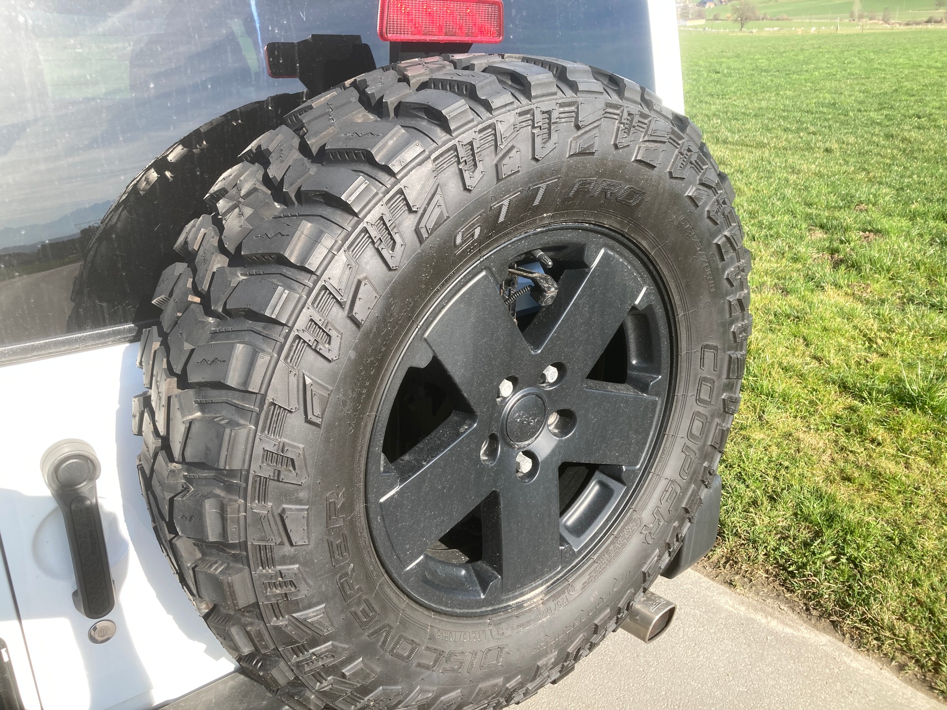 JEEP Wrangler 3.6 Unlimited Sahara Automatic hardtop-image-6