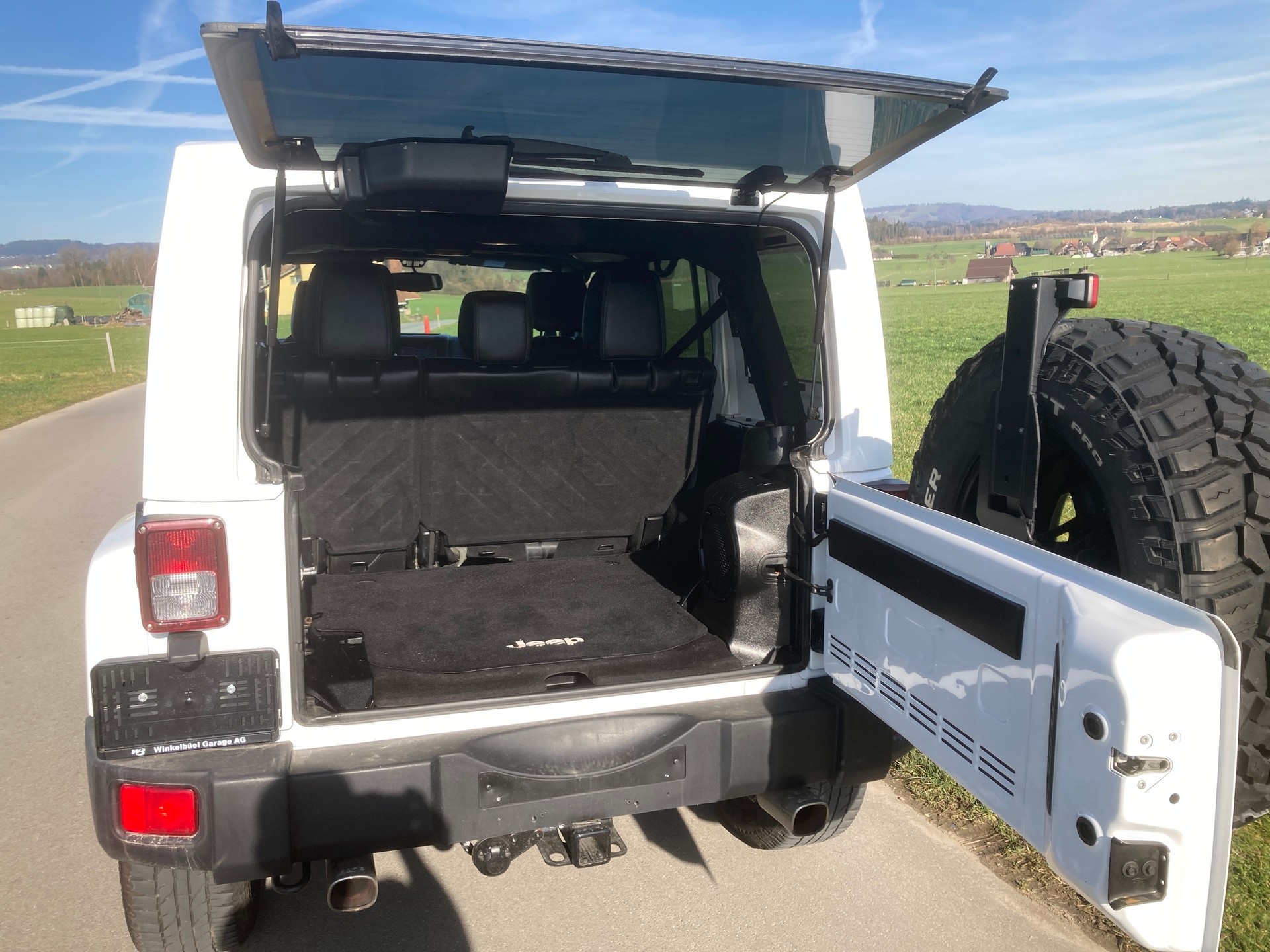 JEEP Wrangler 3.6 Unlimited Sahara Automatic hardtop-image-5