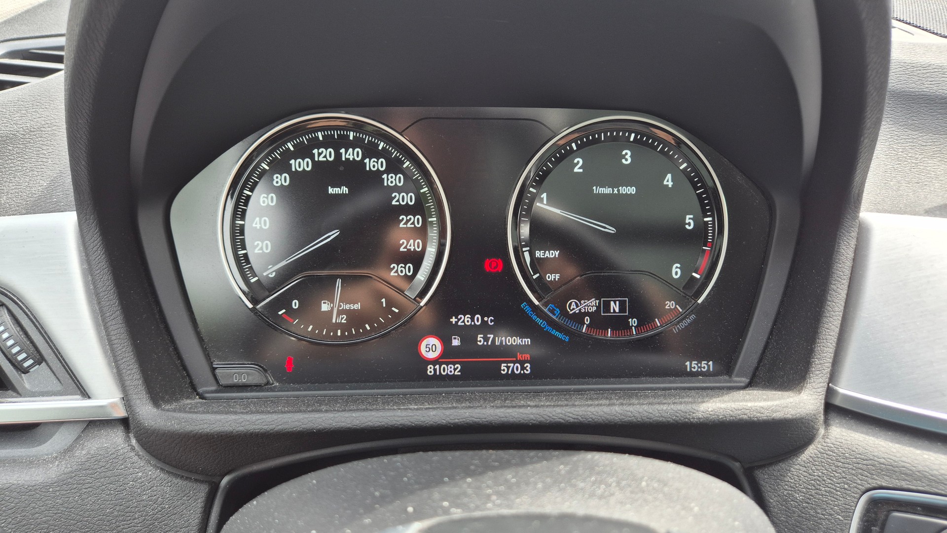 BMW X1 xDrive 18d Swiss Advantage Sport*Head up Display*Panoramadach*-image-12