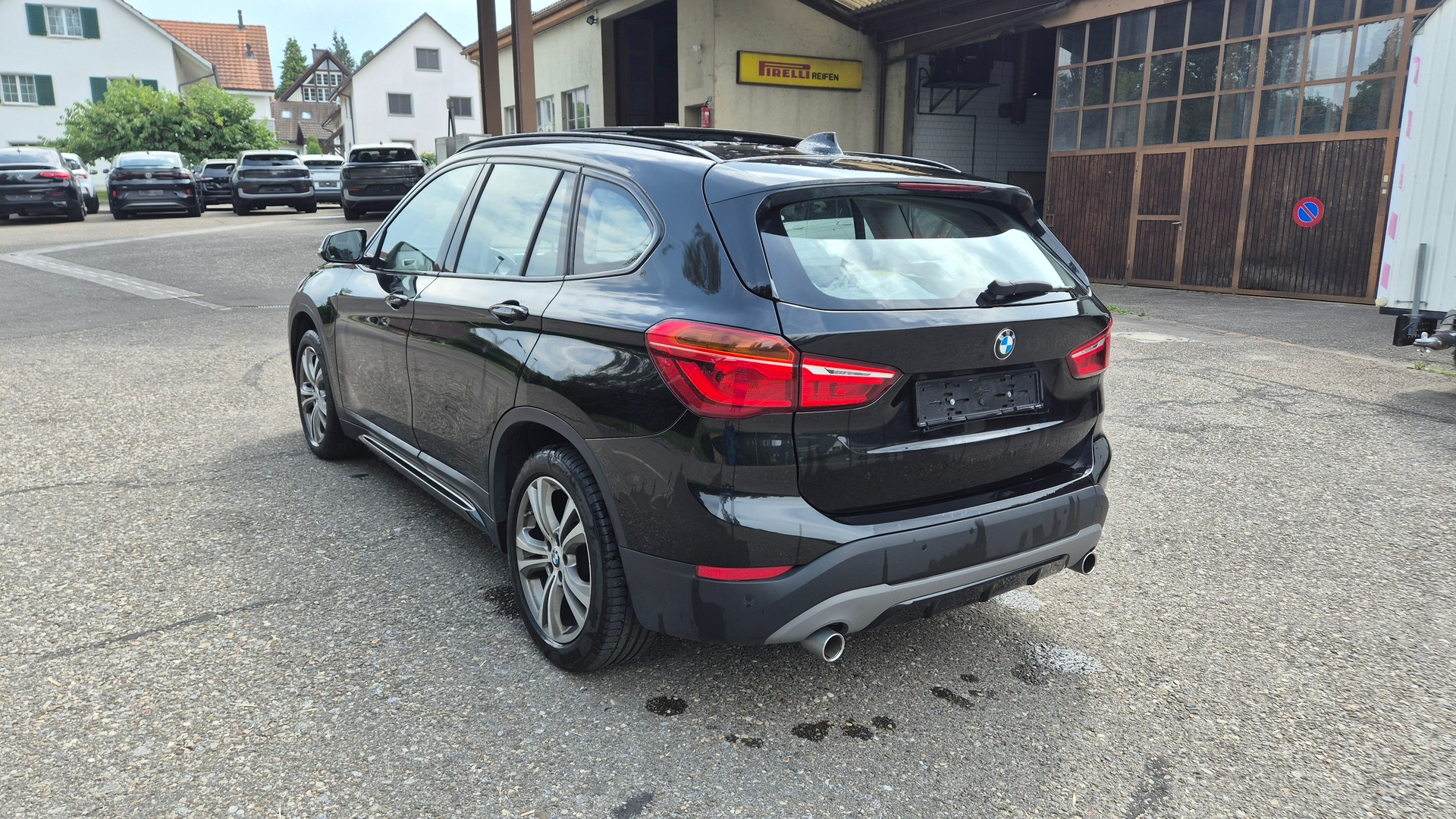 BMW X1 xDrive 18d Swiss Advantage Sport*Head up Display*Panoramadach*-showroom-element-2