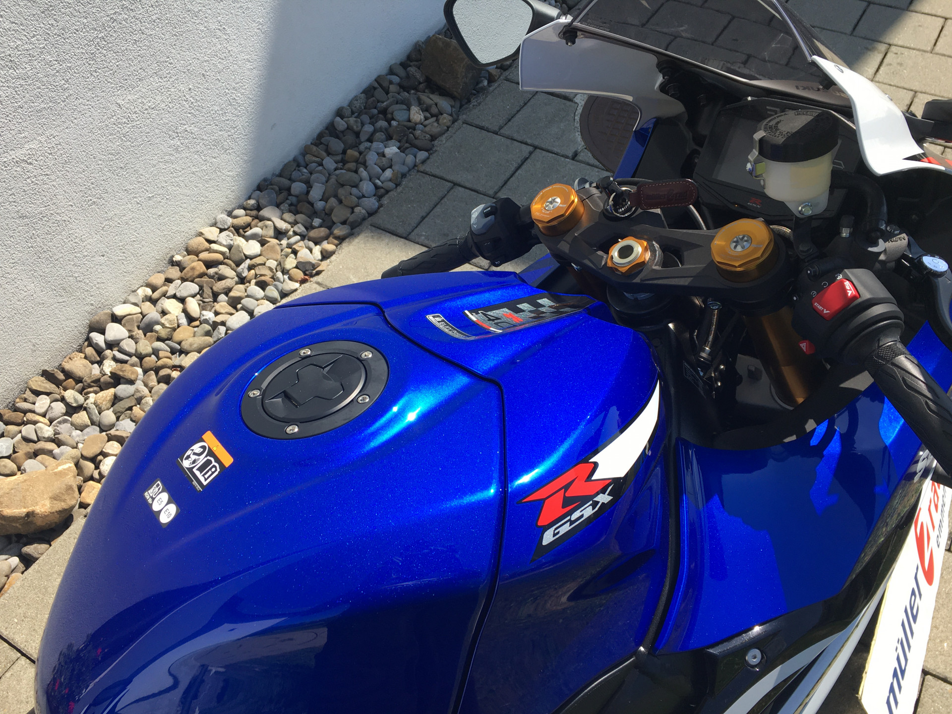 SUZUKI GSX-R 1000 R 40th Anniversary Edition-showroom-element-3