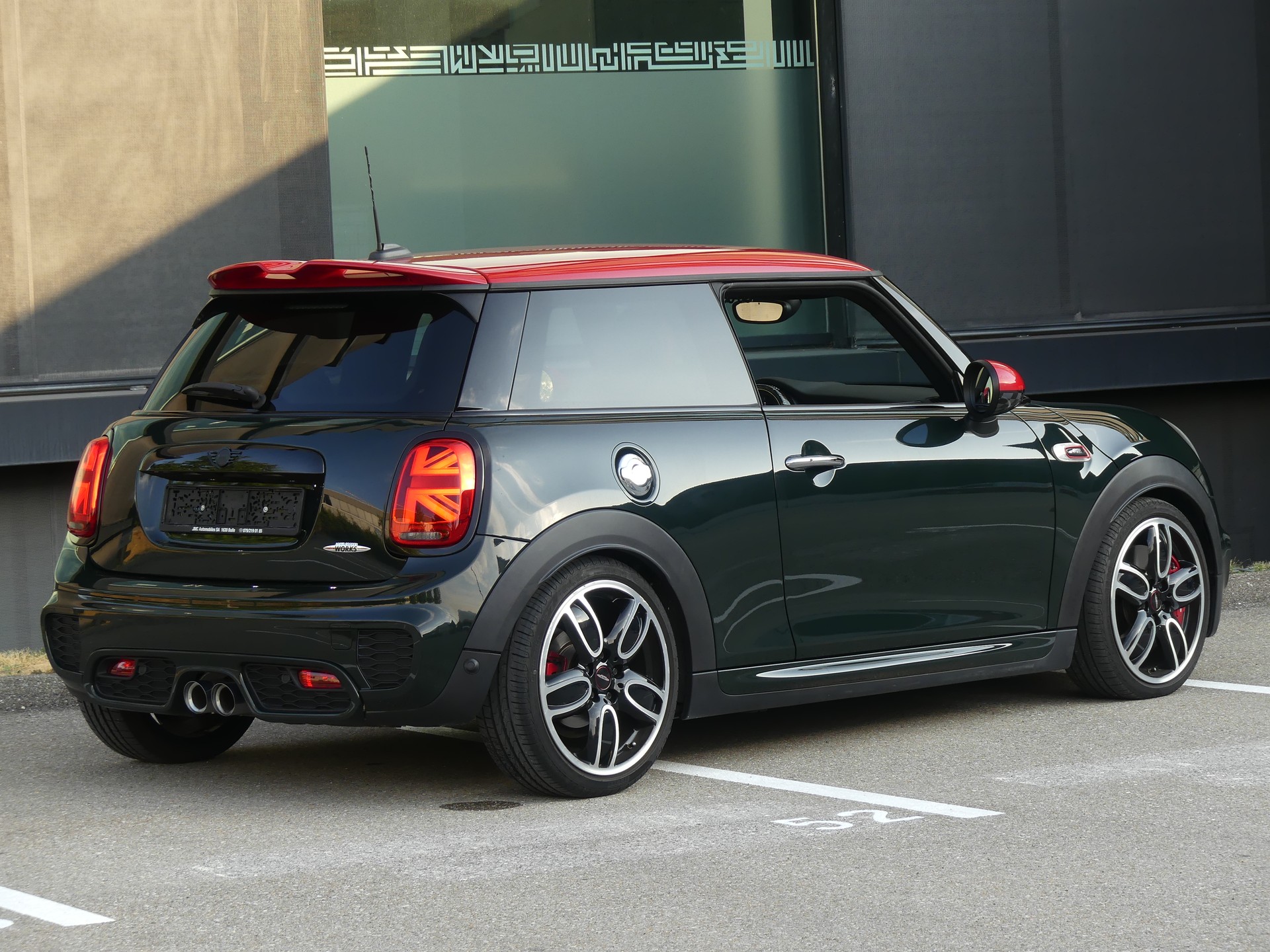 MINI Cooper JCW-image-1