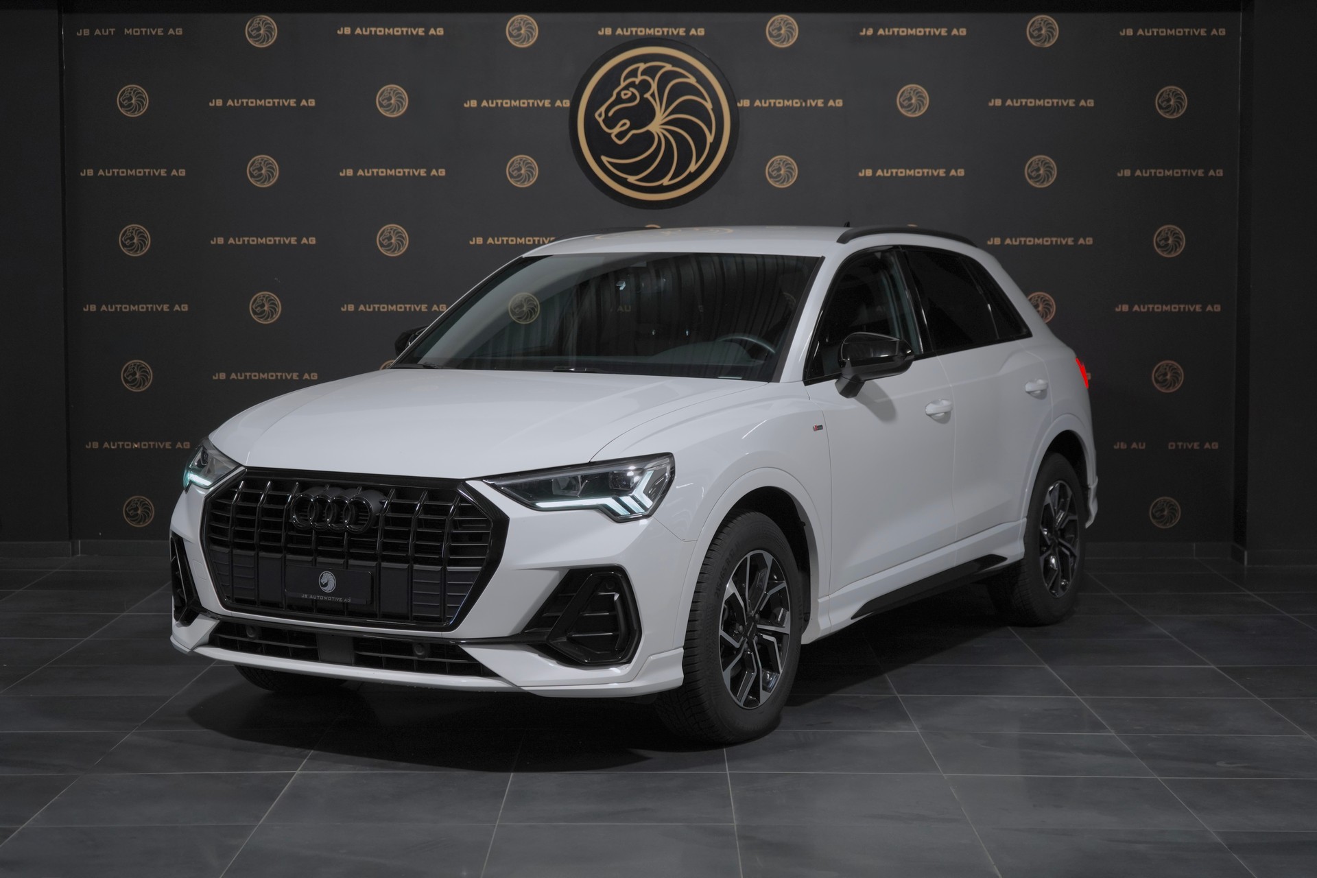AUDI Q3 35 TFSI S line Attraction S-tronic * Abstadswarnung, Spurverlassenwarnung, Audi pre sense, Rückfahrtkamera, Sitzheizung *