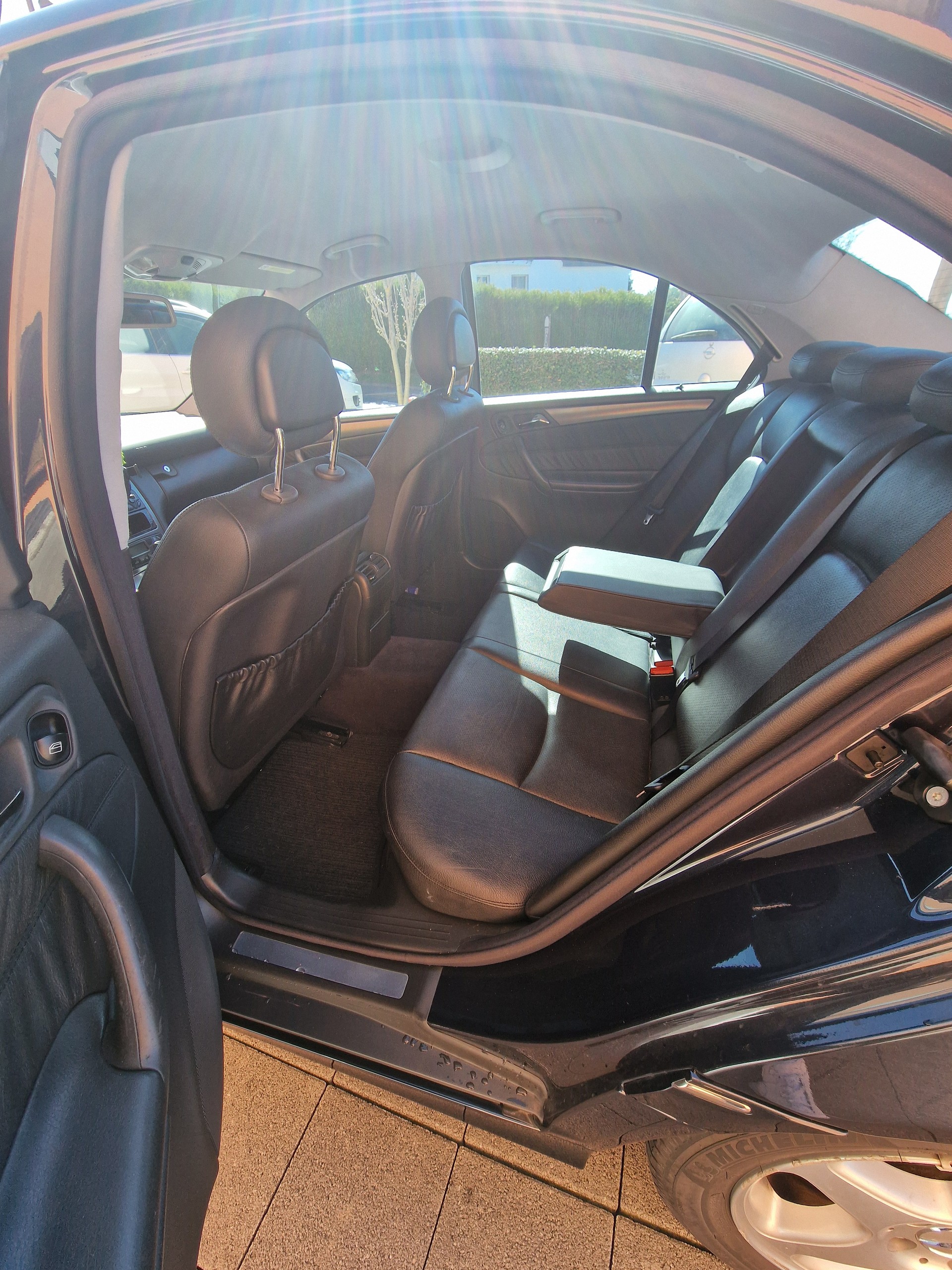 MERCEDES-BENZ C 200 Kompressor-image-5