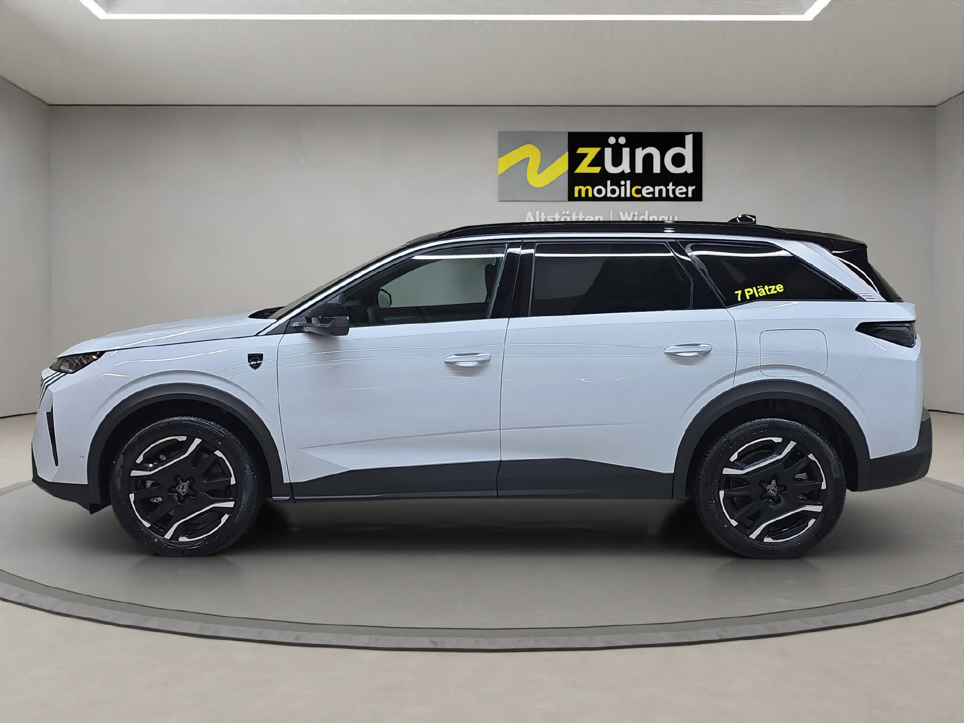 PEUGEOT 5008 1.6 PHEV 225 GT Exclusive-image-2