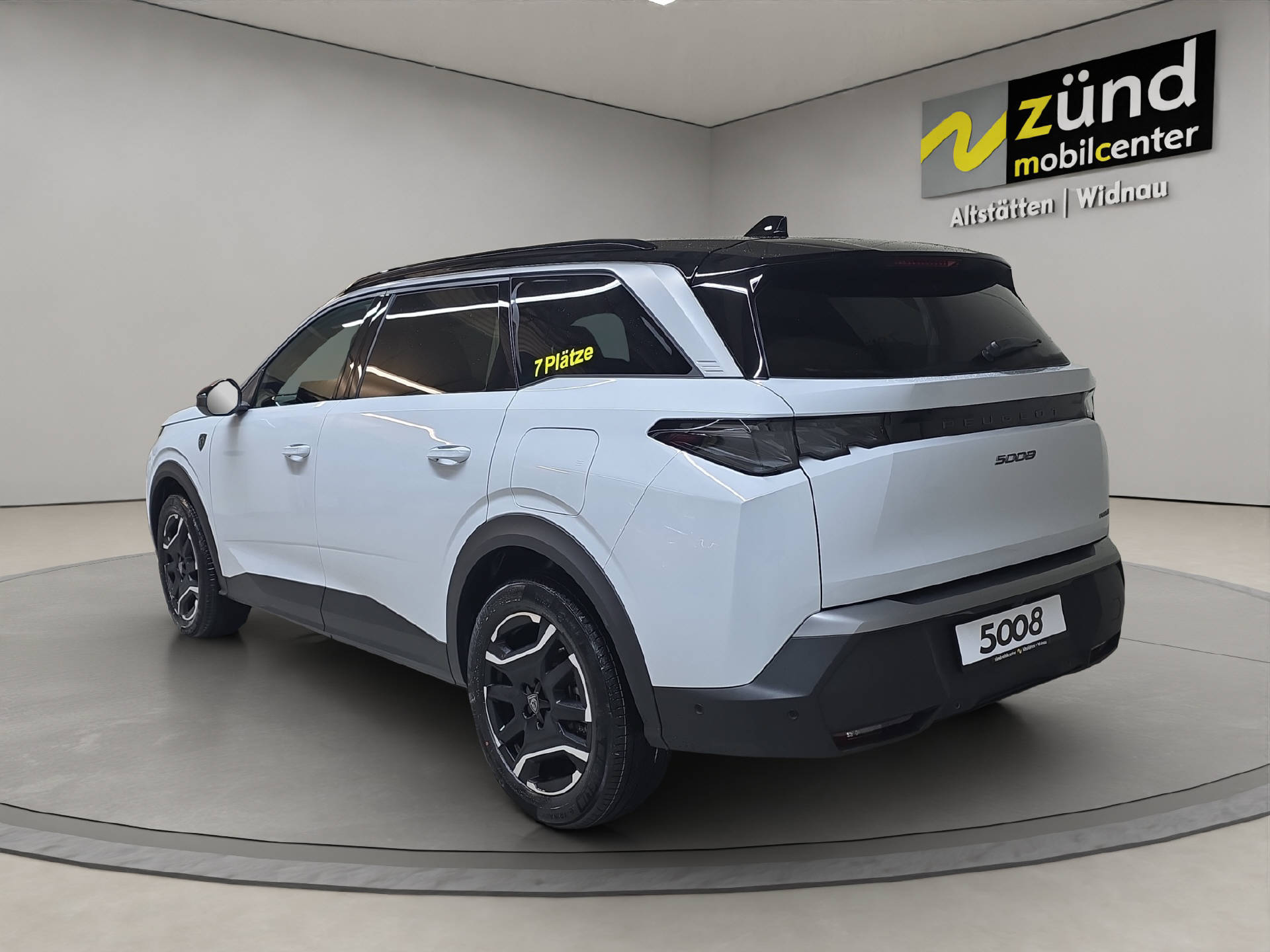 PEUGEOT 5008 1.6 PHEV 225 GT Exclusive-image-3