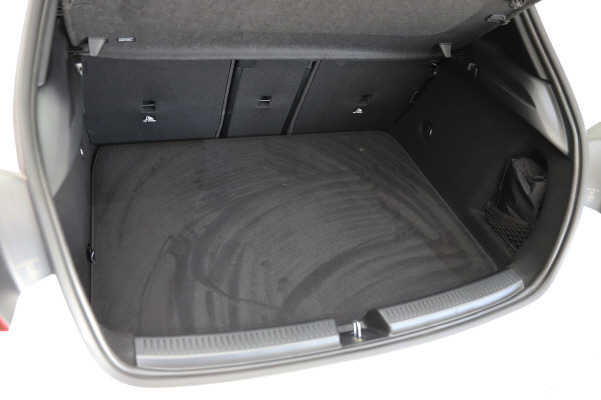 MERCEDES-BENZ A 180-image-11