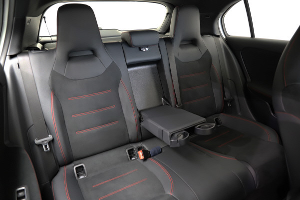 MERCEDES-BENZ A 180-image-10